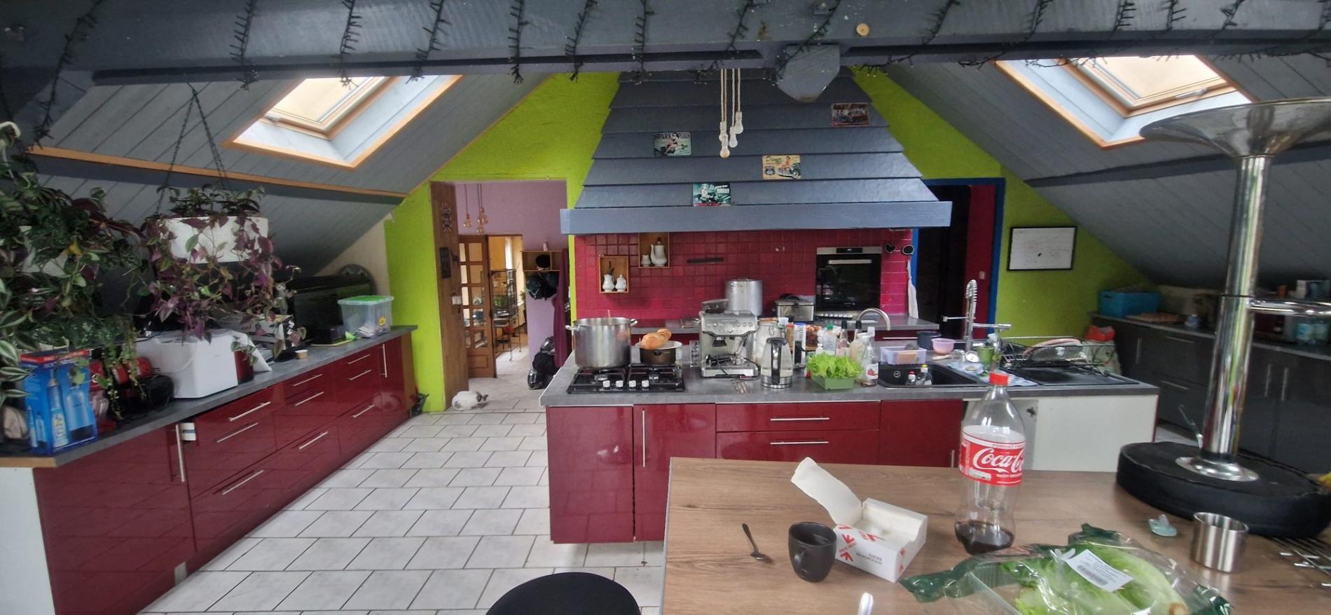 5,7 ha, étang, rivière et bois