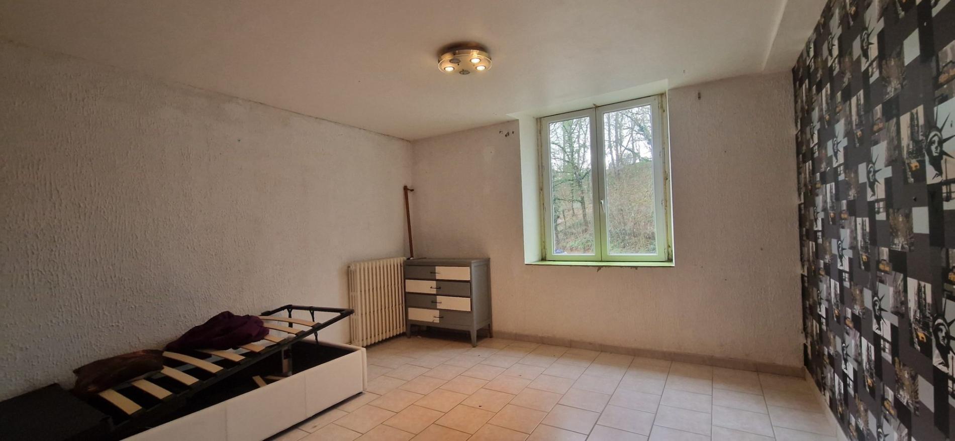 5,7 ha, étang, rivière et bois