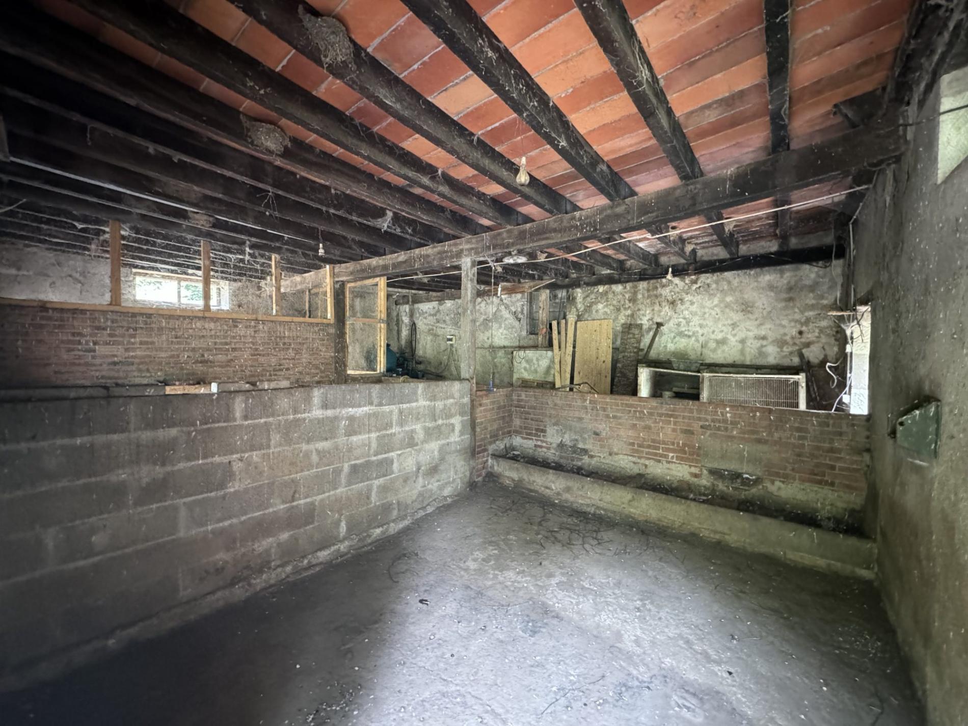 5,7 ha, étang, rivière et bois