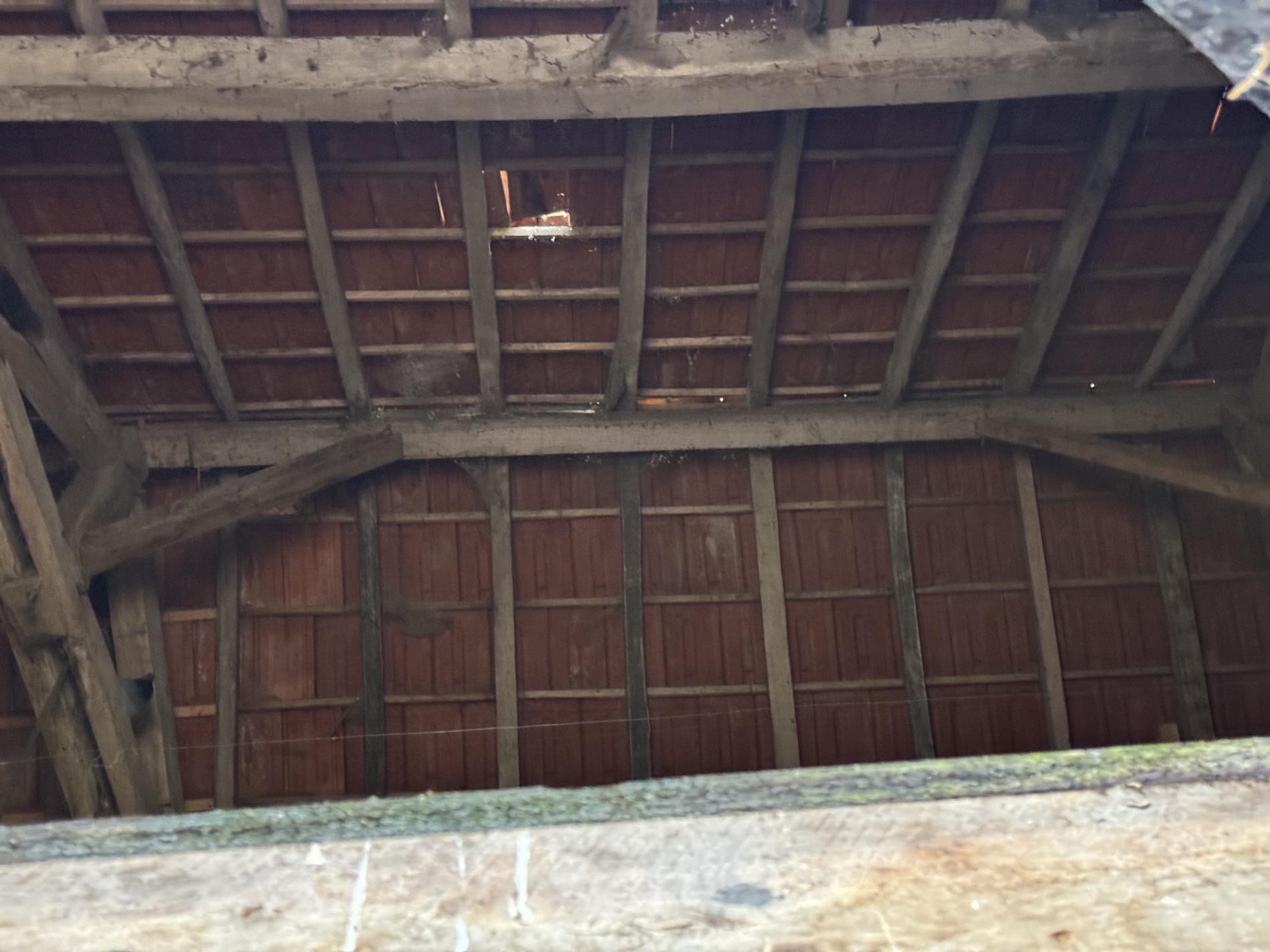 5,7 ha, étang, rivière et bois