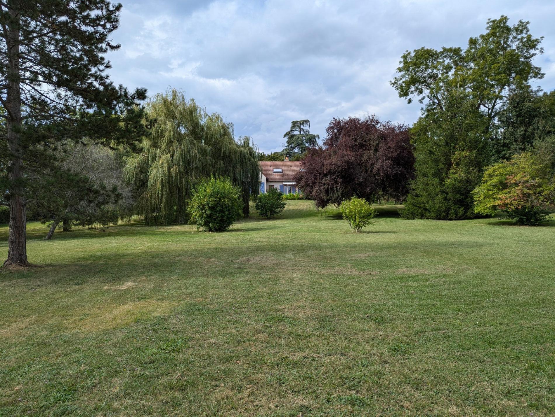 Maison de campagne sur parc arboré !