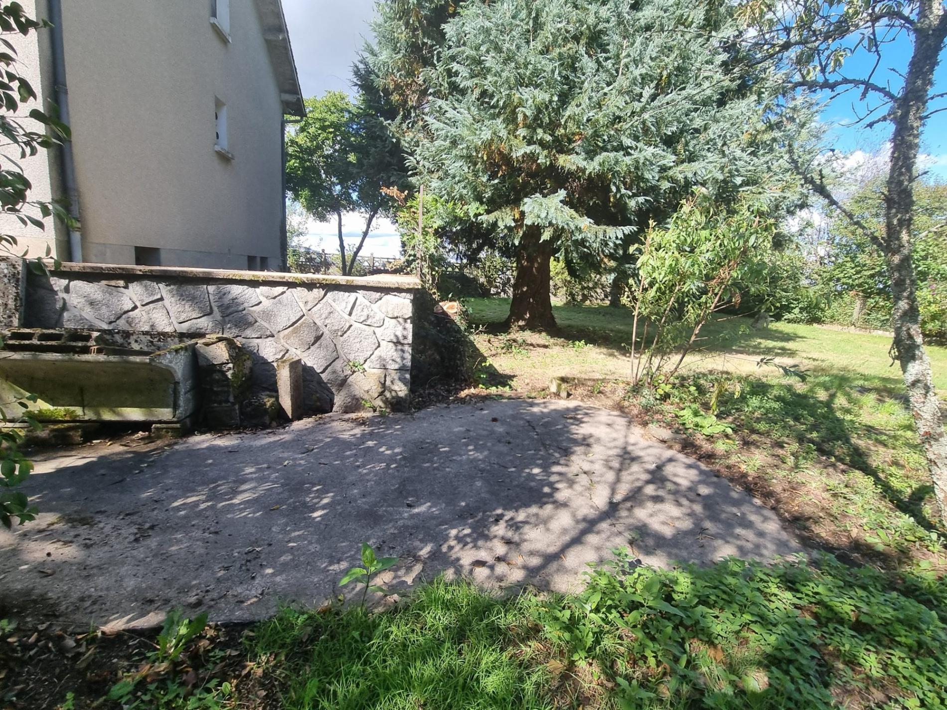 Maison à rénover avec jardin !