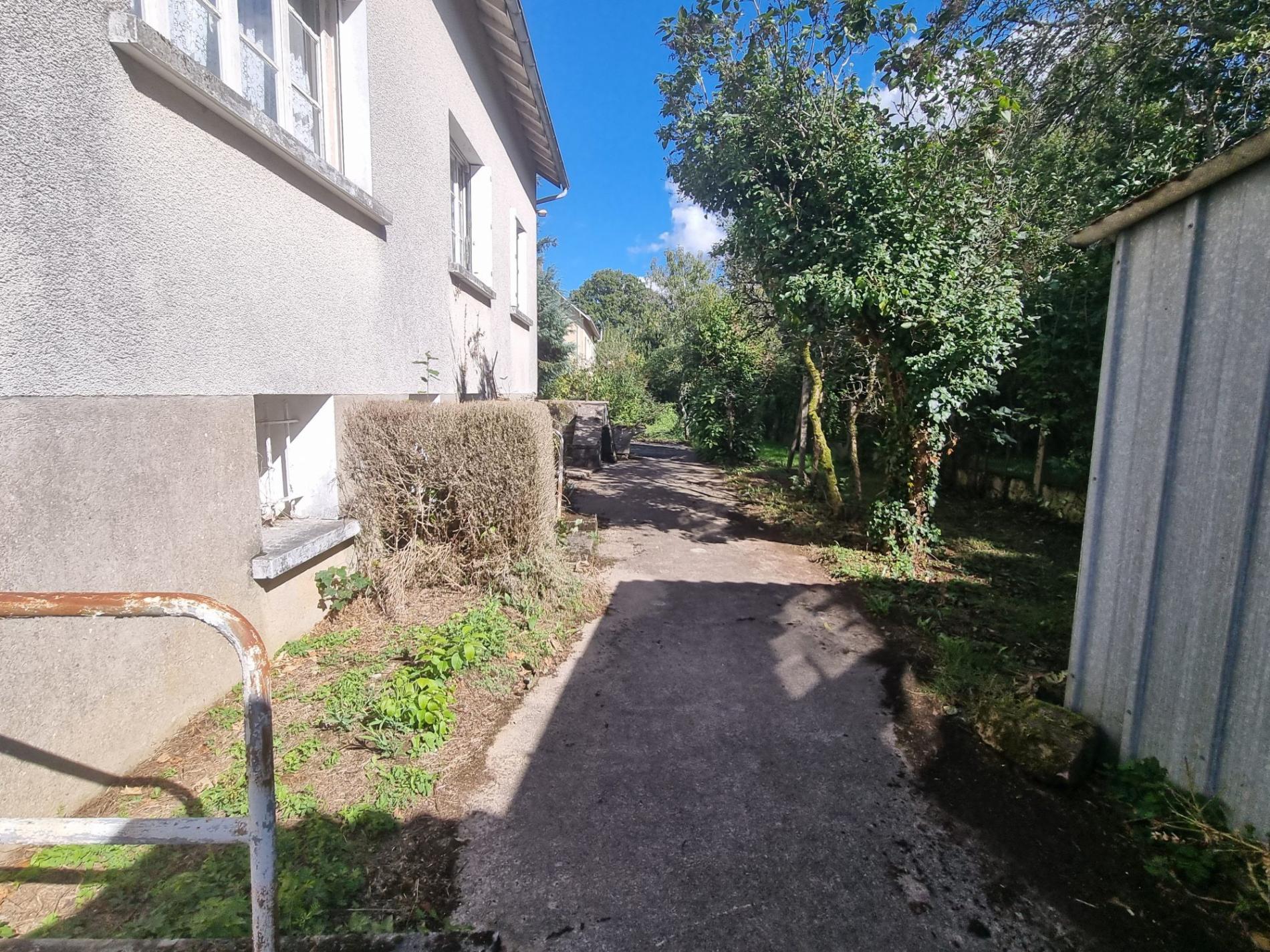 Maison à rénover avec jardin !