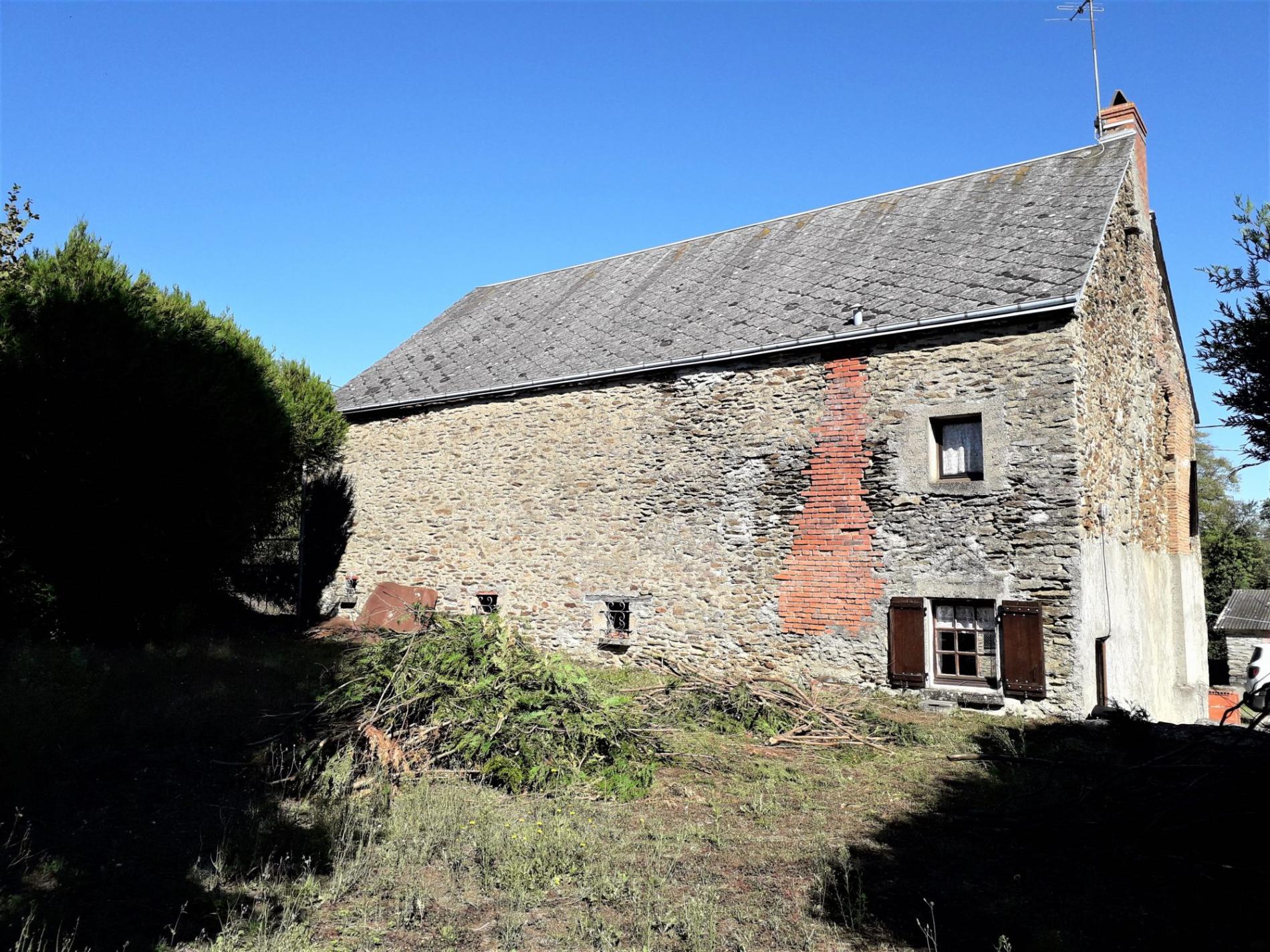 Grange avec partie aménagée !