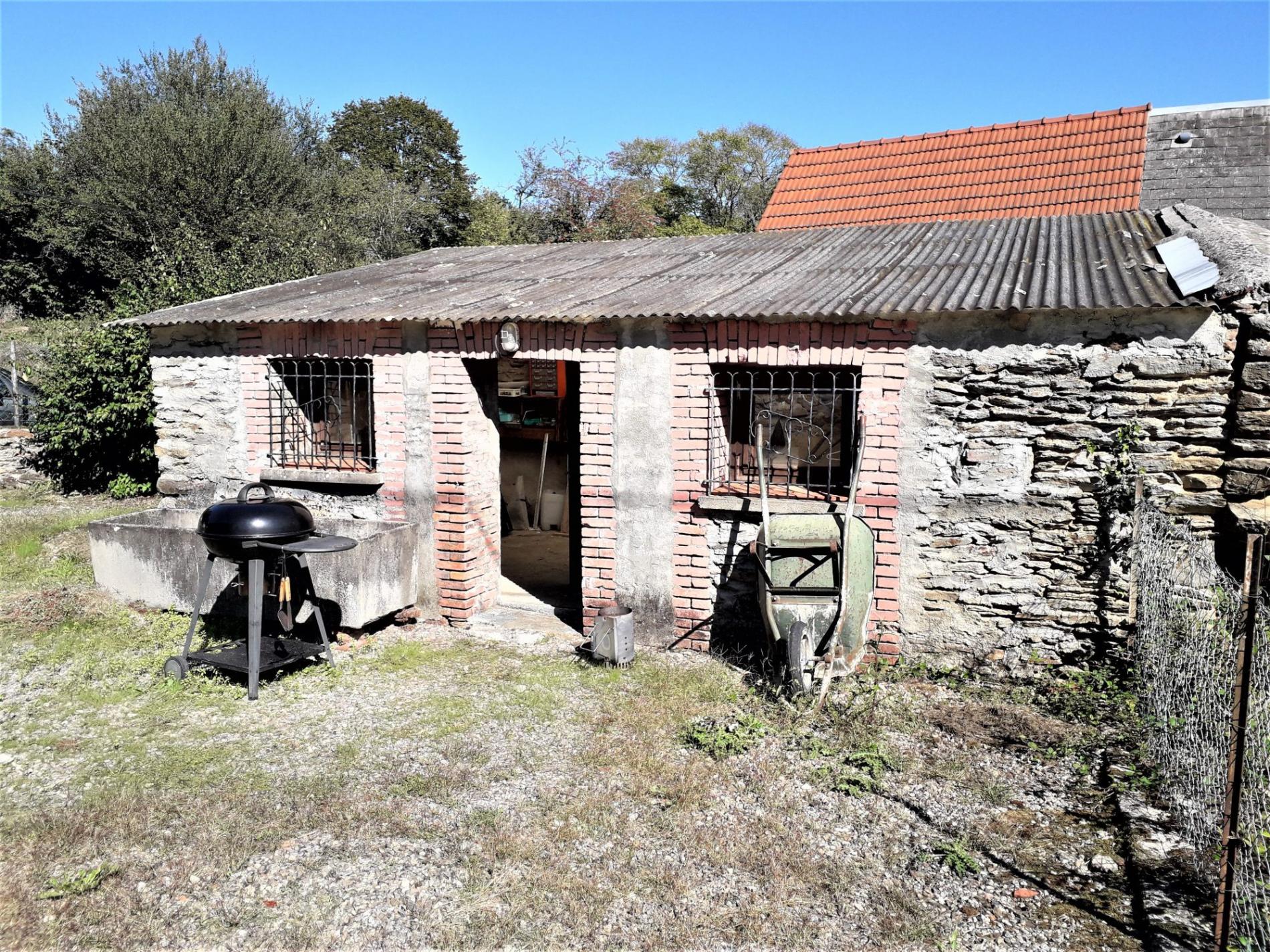 Grange avec partie aménagée !