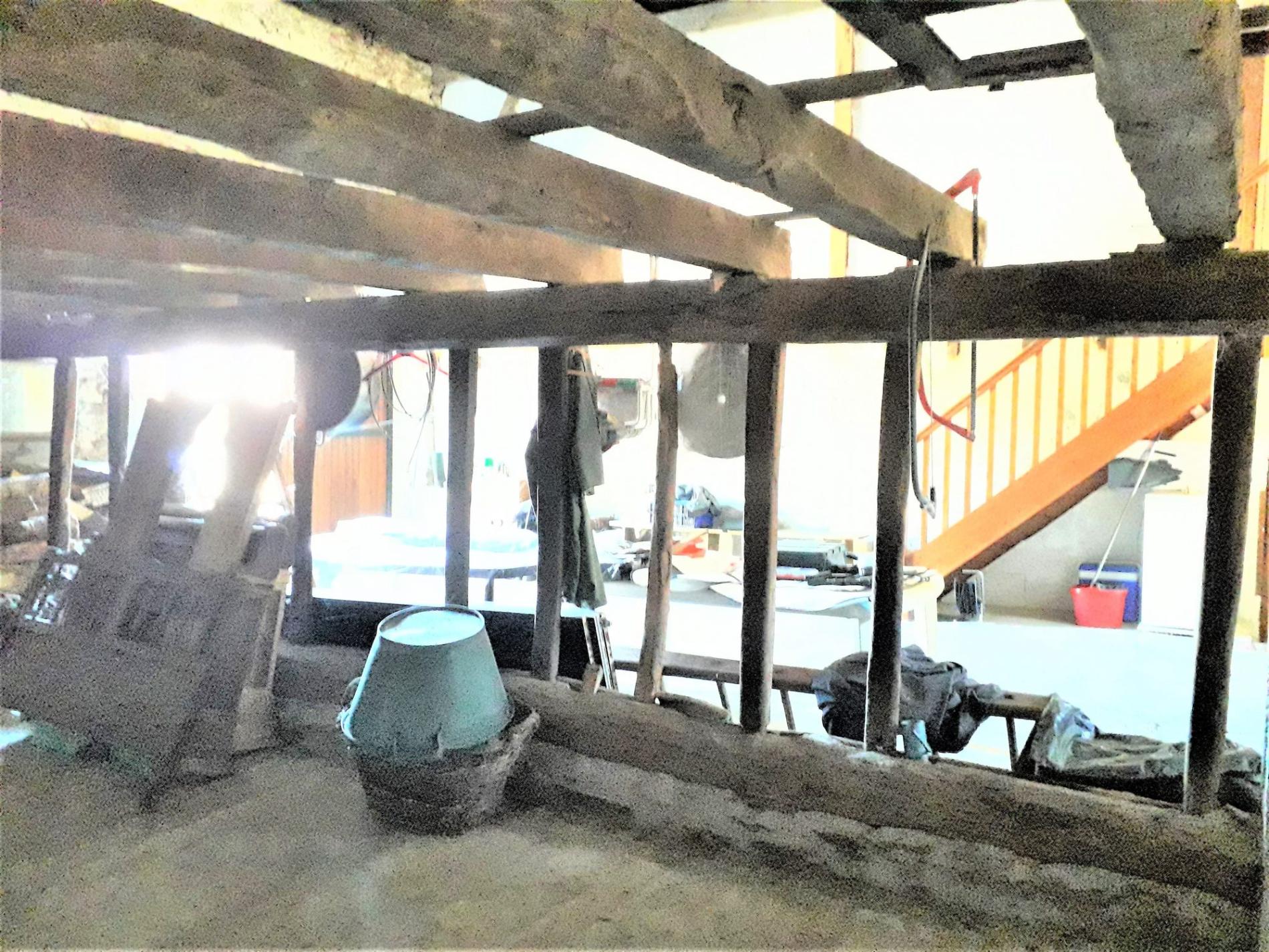 Grange avec partie aménagée !