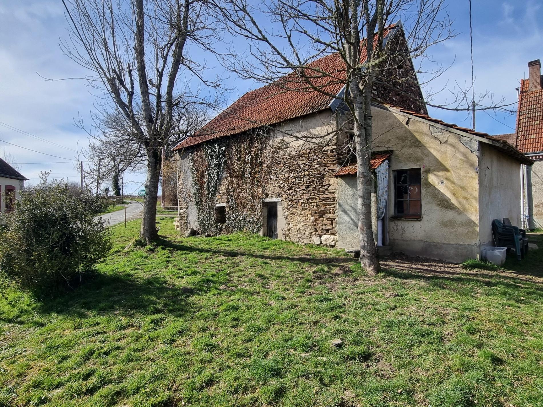 Petit corps de ferme à rénover !