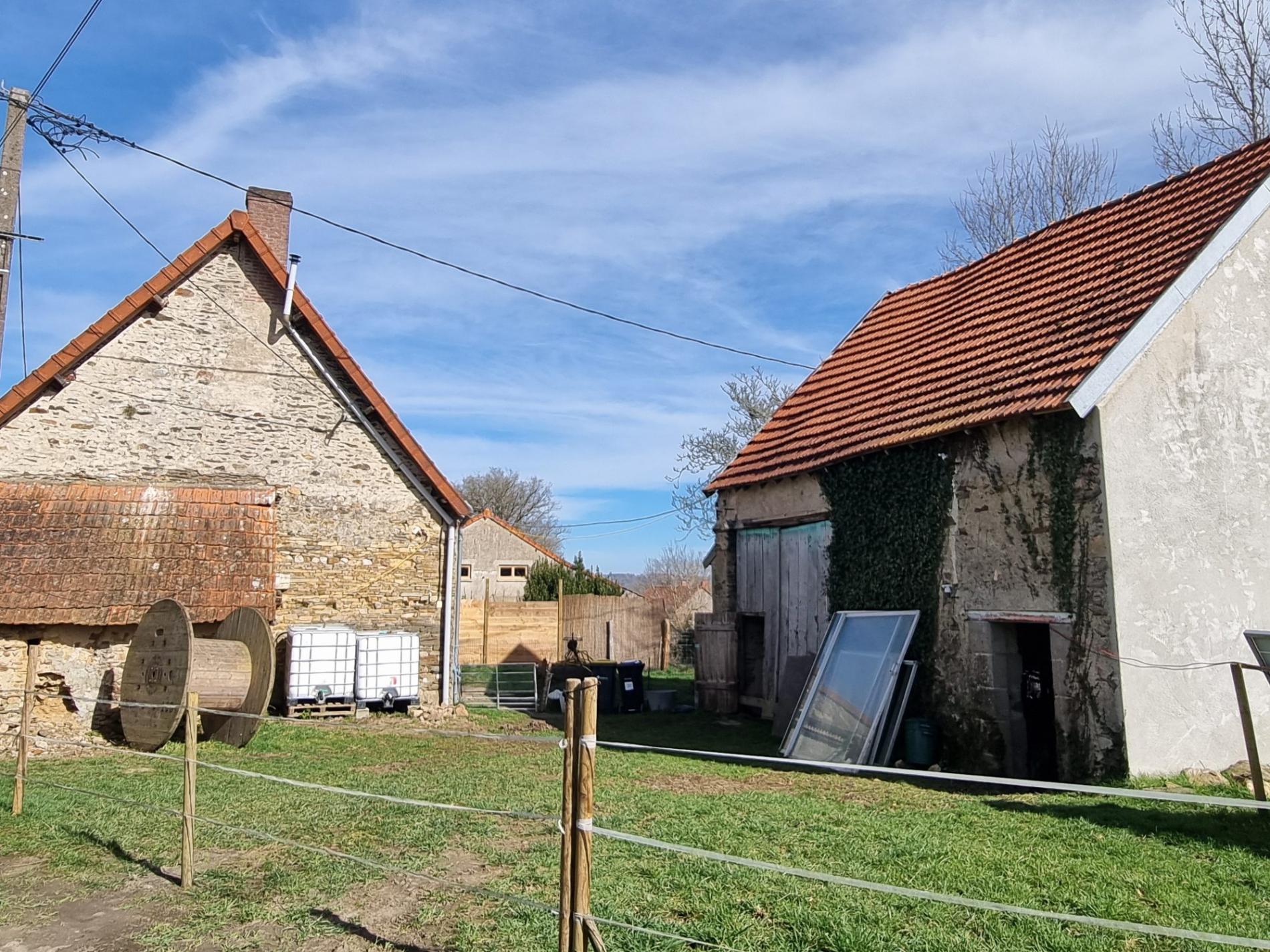 Petit corps de ferme à rénover !