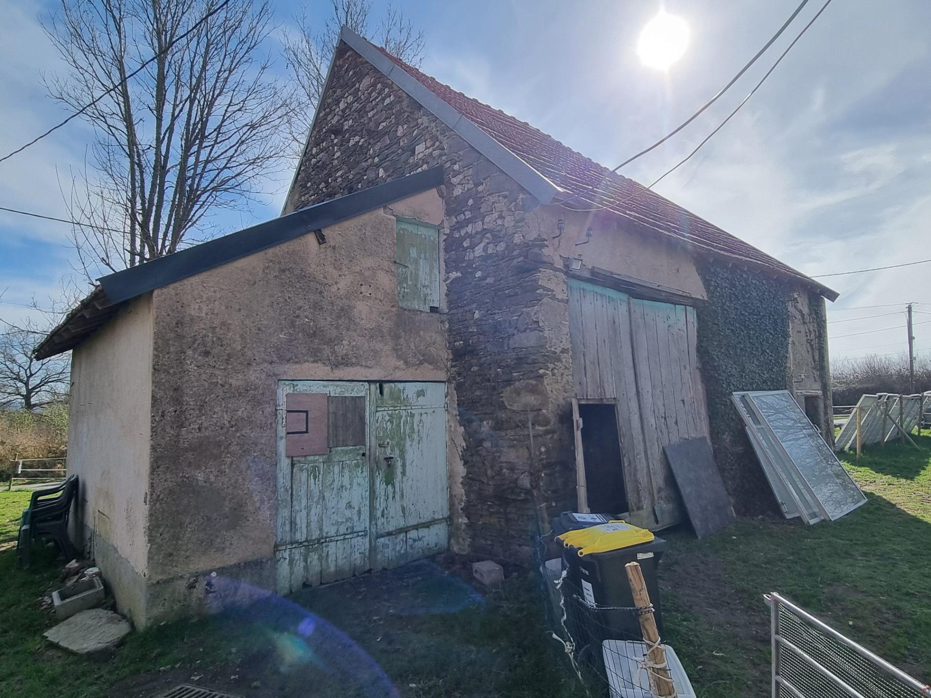 Petit corps de ferme à rénover !