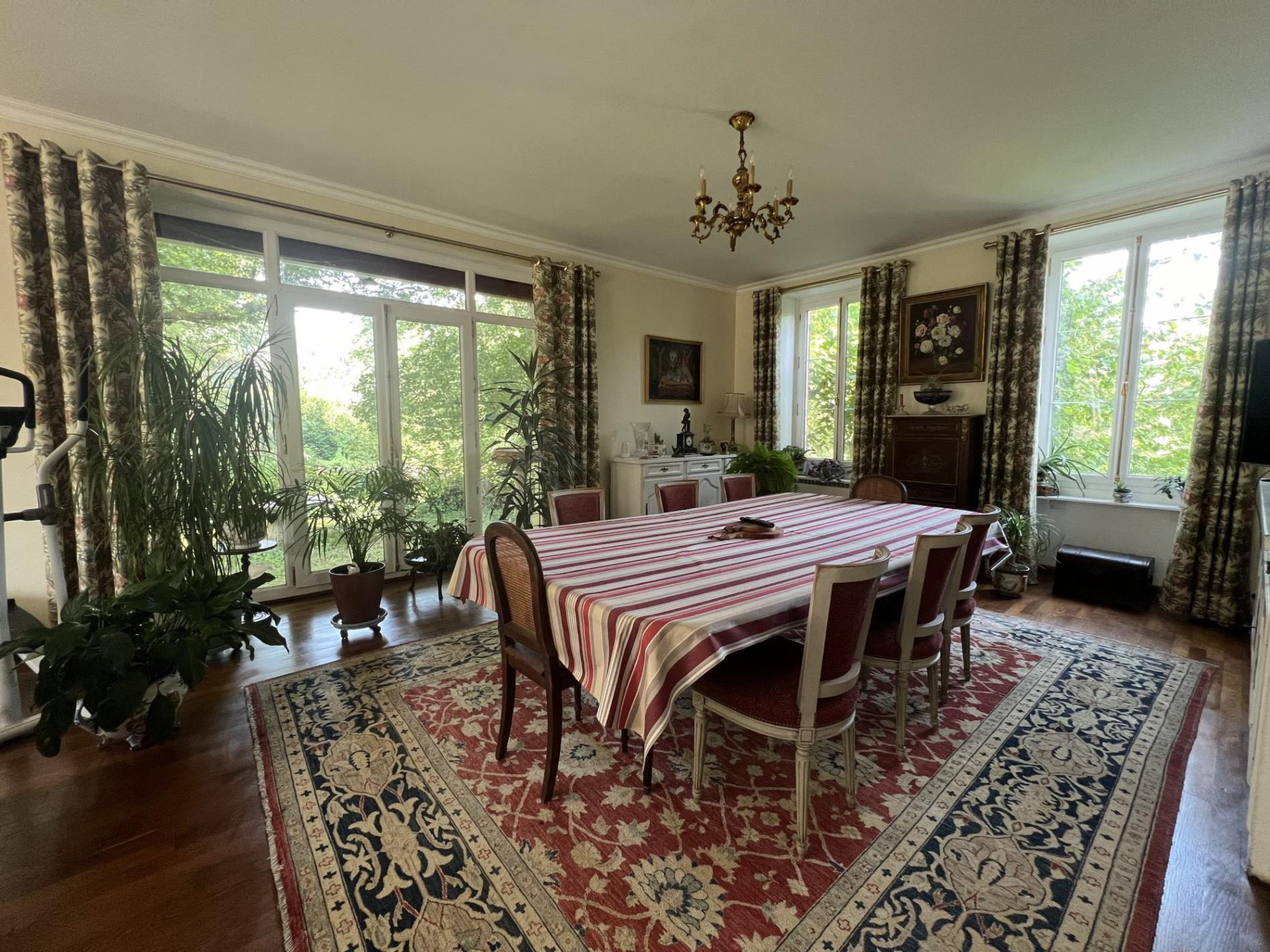 Maison de maître sur plus de 7ha de terrain !