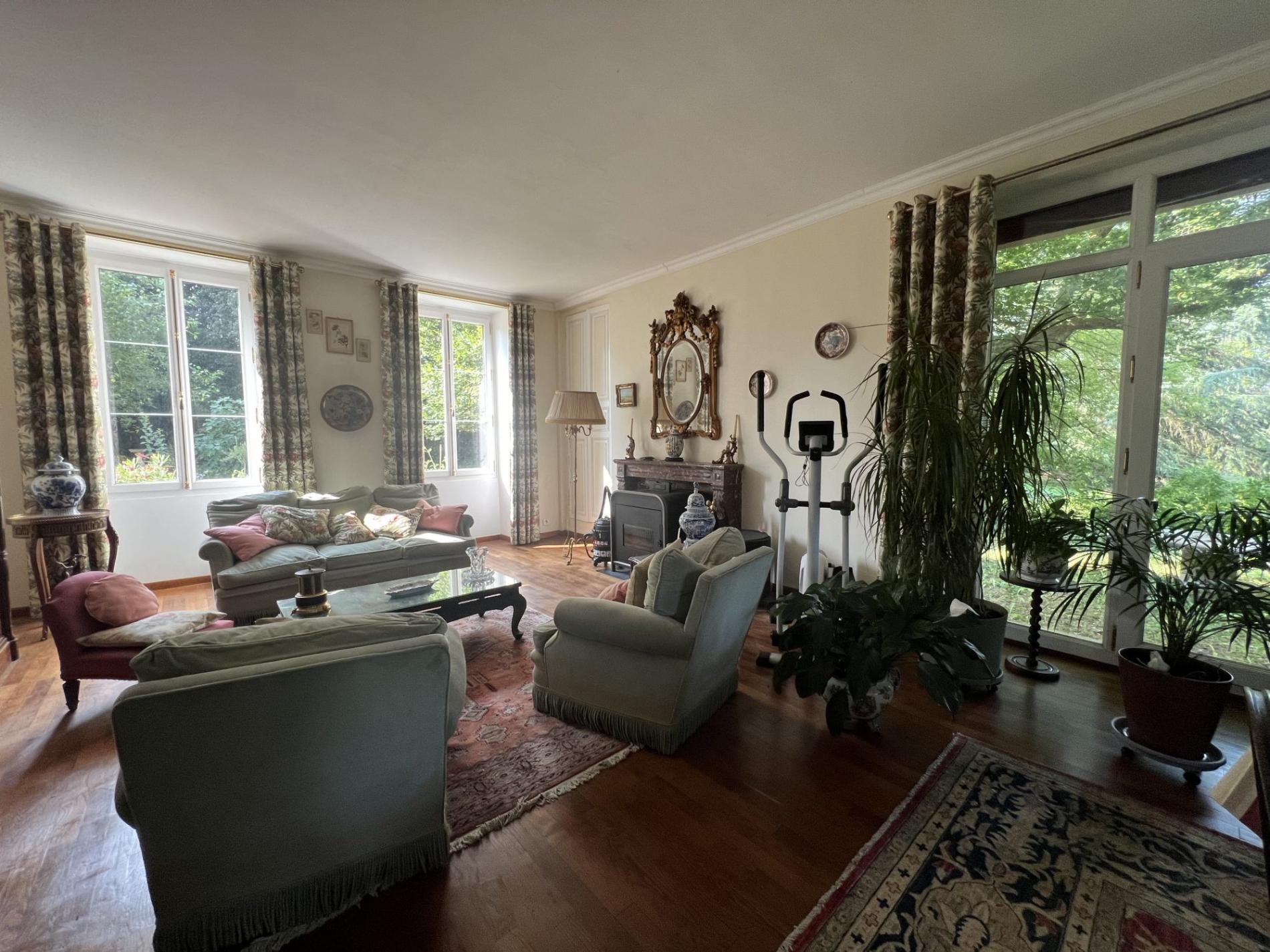 Maison de maître sur plus de 7ha de terrain !