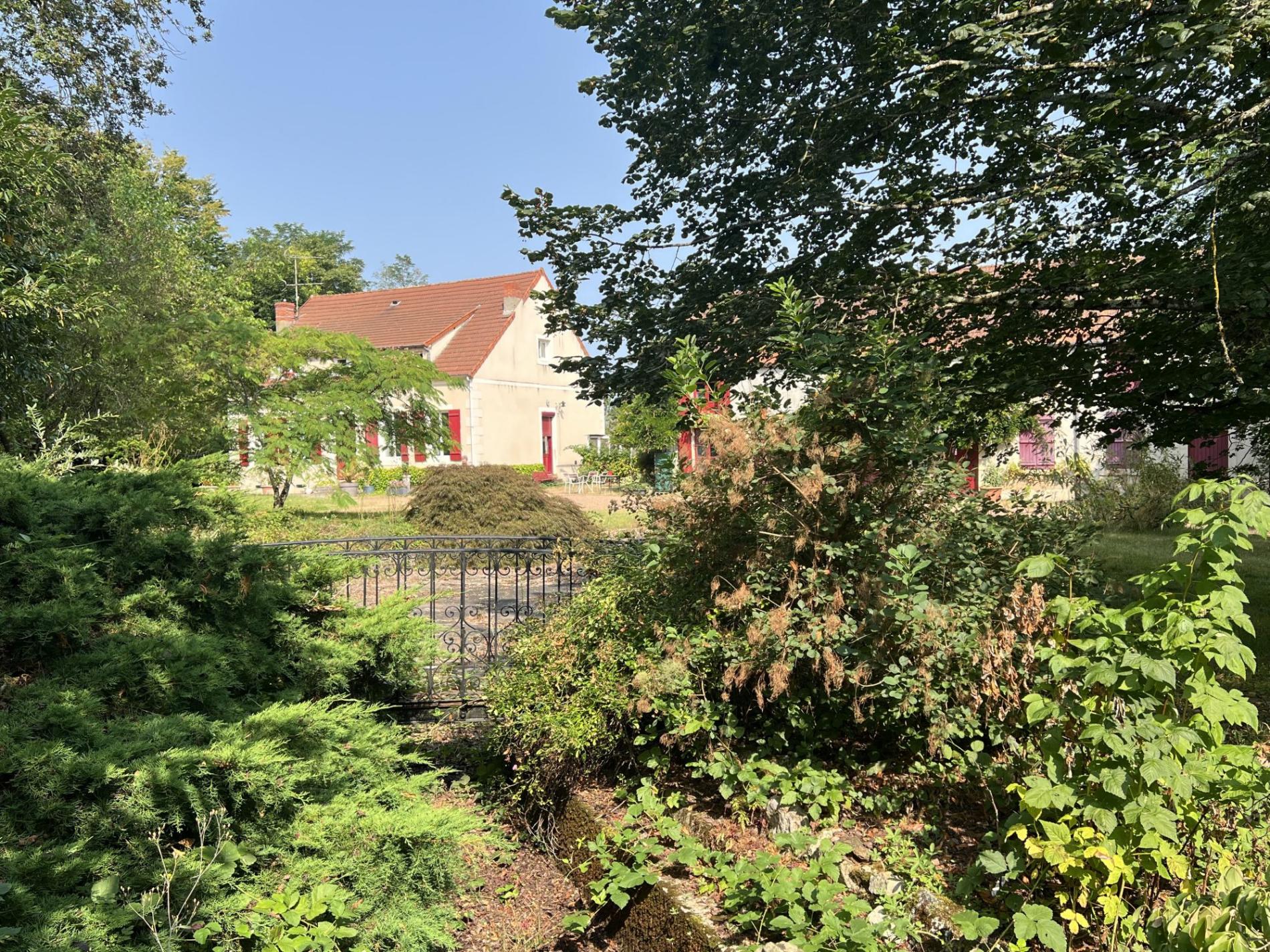 Maison de maître sur plus de 7ha de terrain !