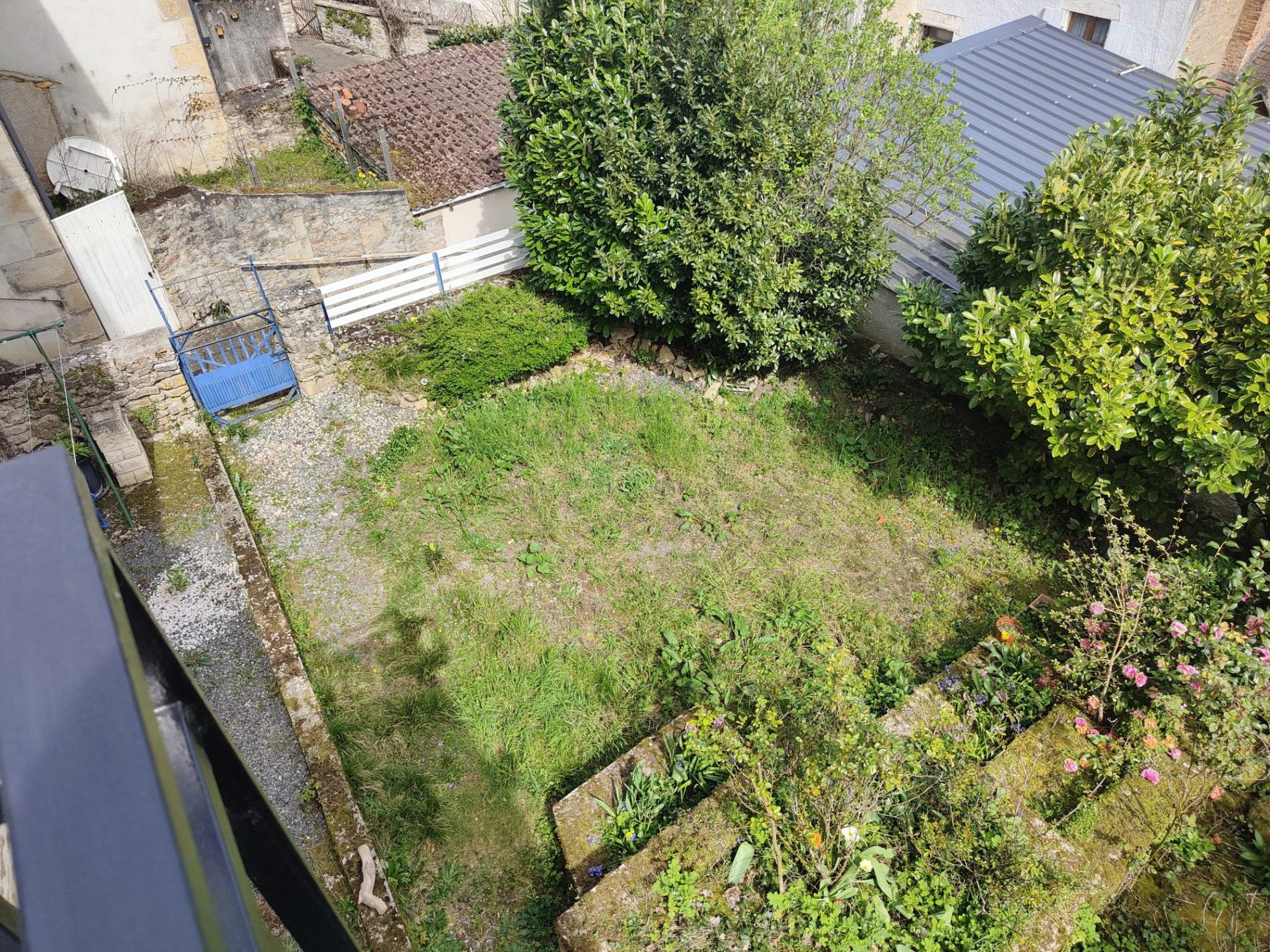 Maison de ville avec jardin !