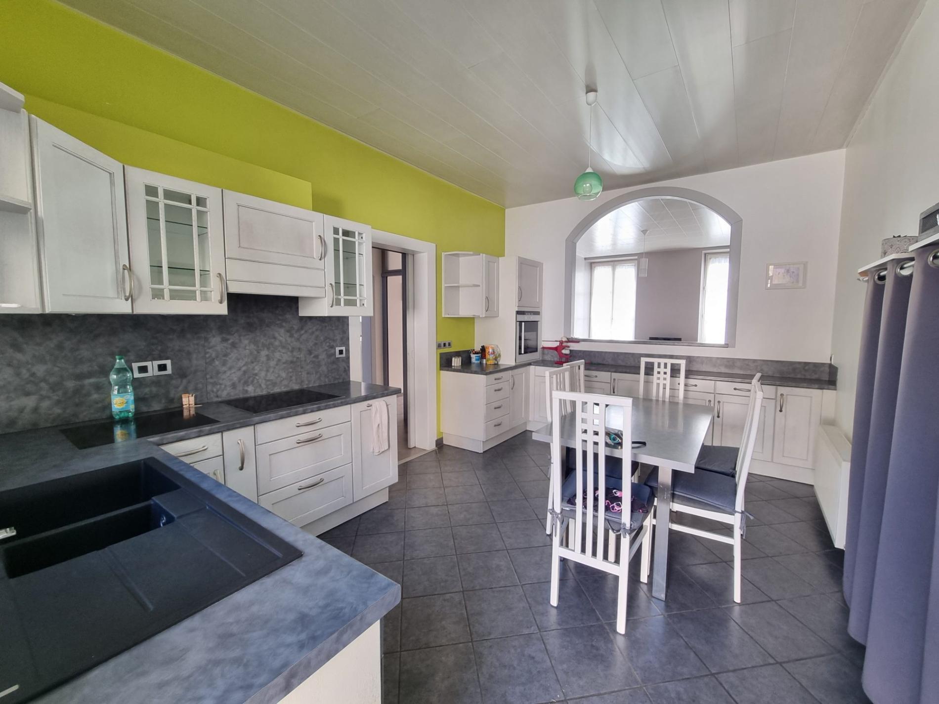 Belle maison de ville avec jardin et dépendances !