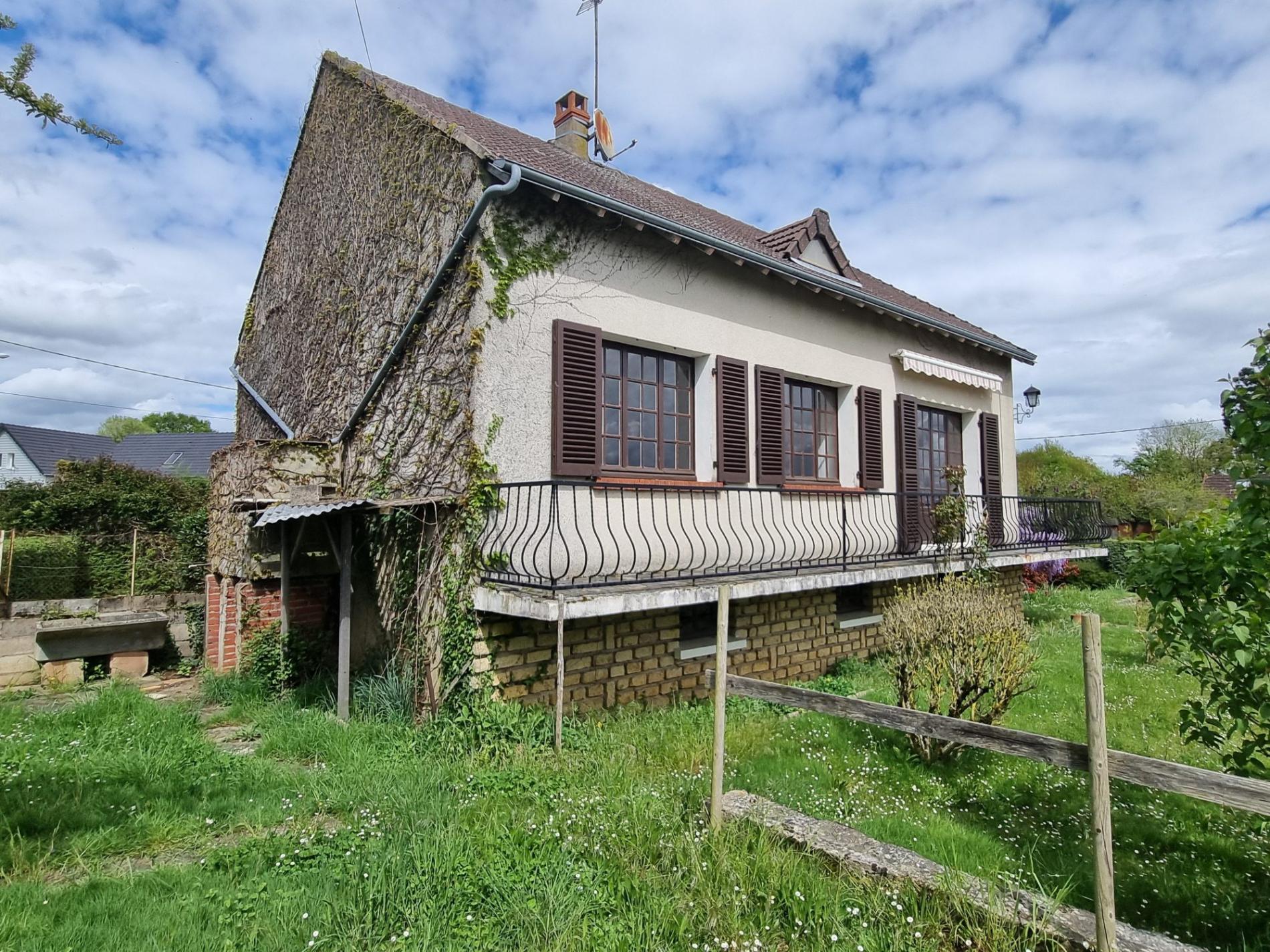 Jolie maison à rénover proche commodités !