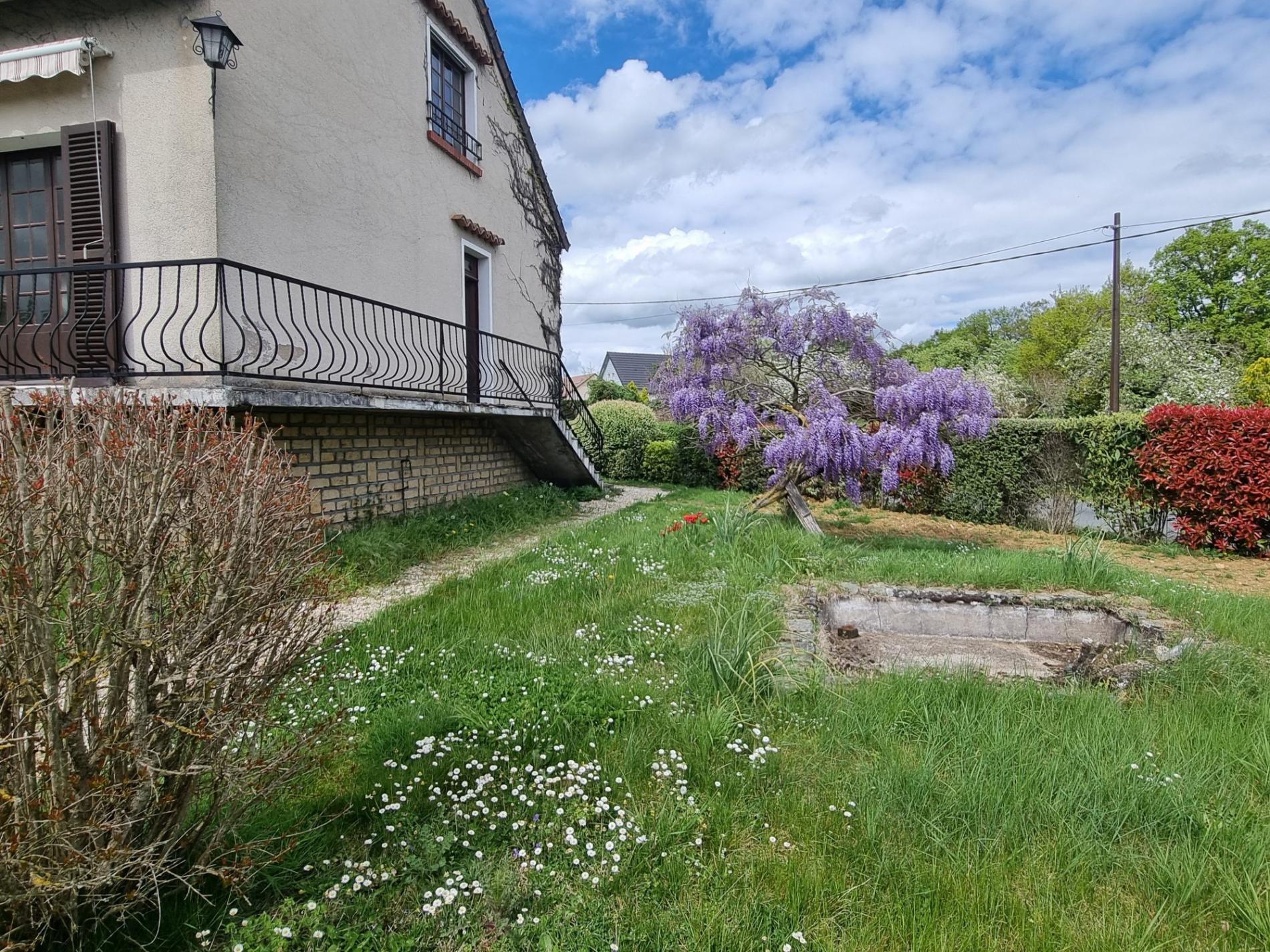 Jolie maison à rénover proche commodités !