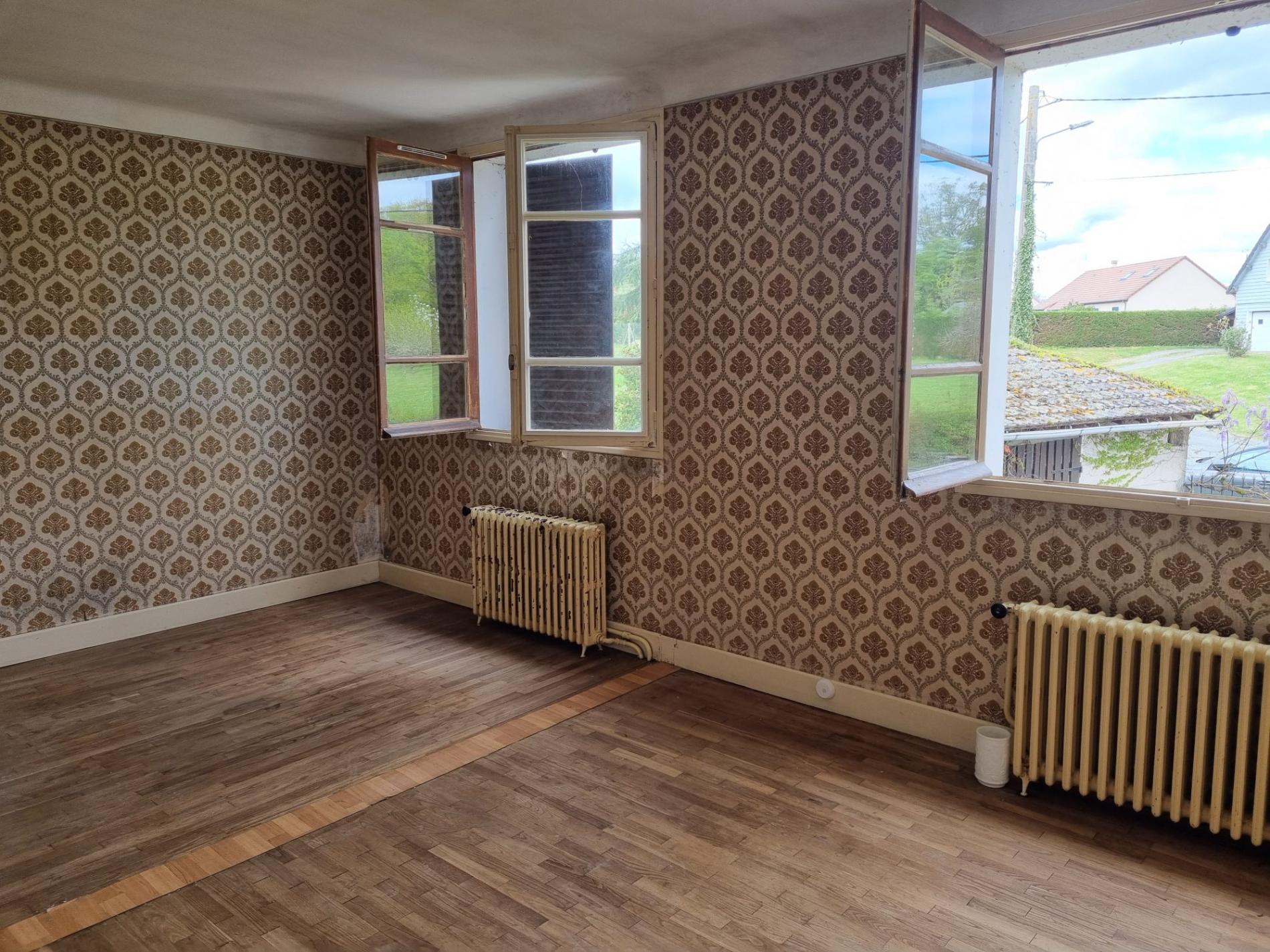 Jolie maison à rénover proche commodités !