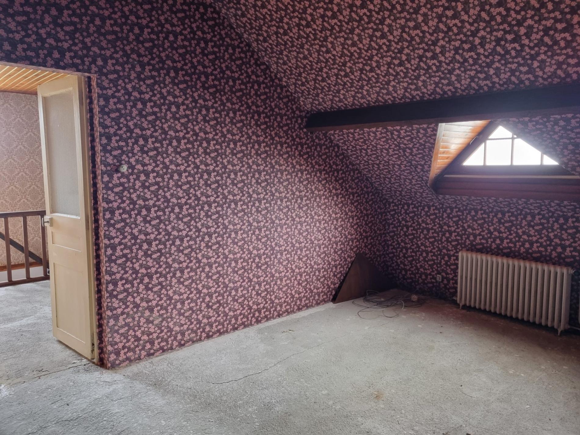 Jolie maison à rénover proche commodités !