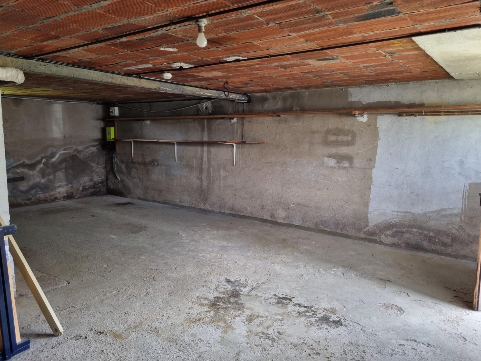 Jolie maison à rénover proche commodités !