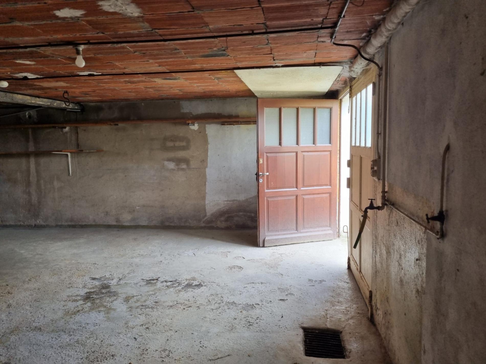 Jolie maison à rénover proche commodités !