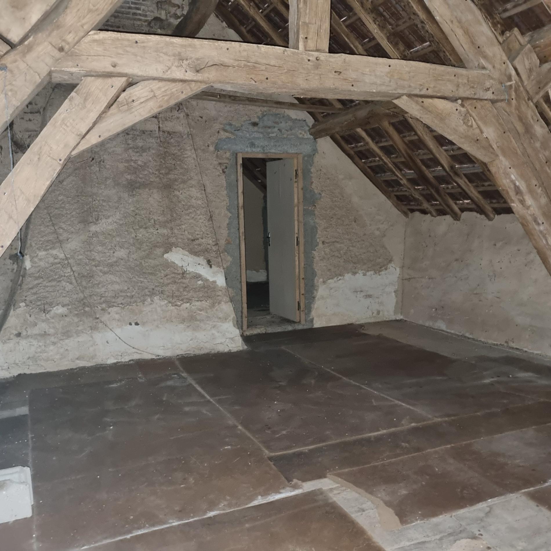 Maison avec grange à porteau !