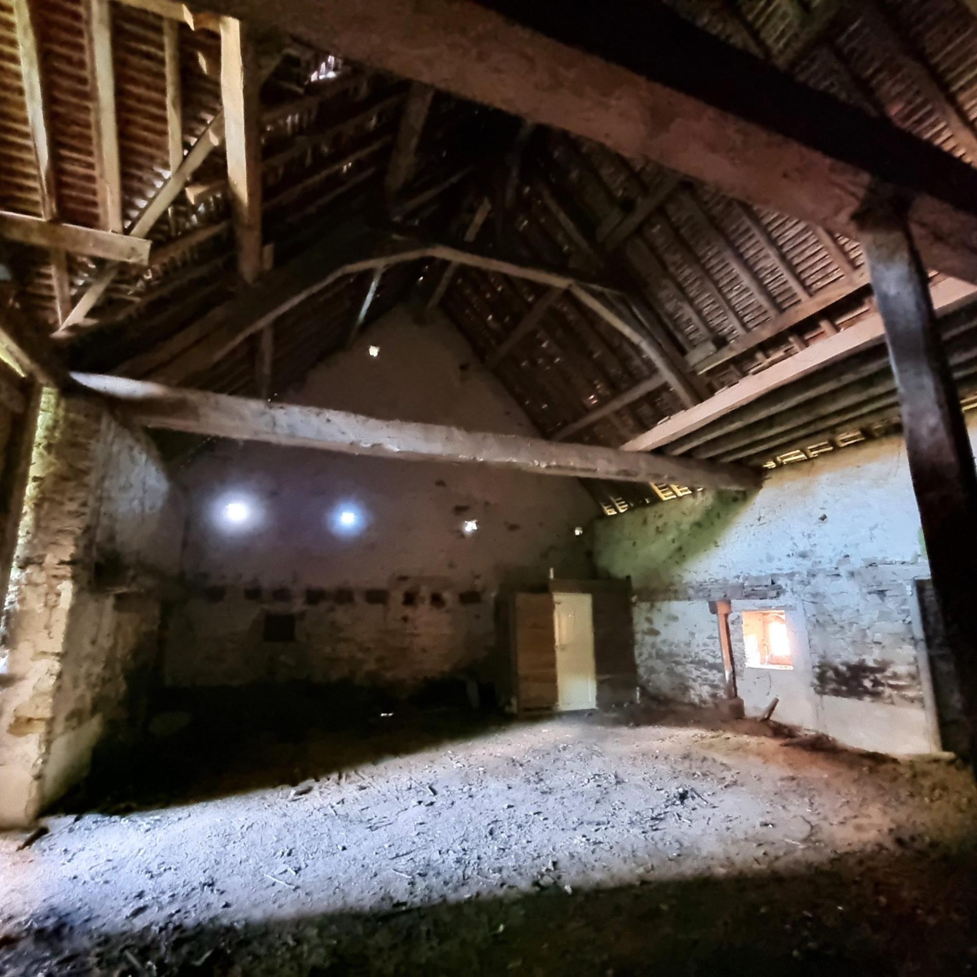 Maison avec grange à porteau !