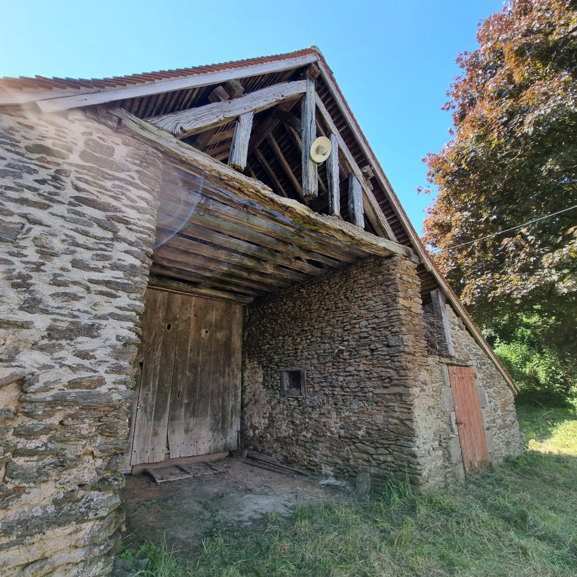 Maison avec grange à porteau !