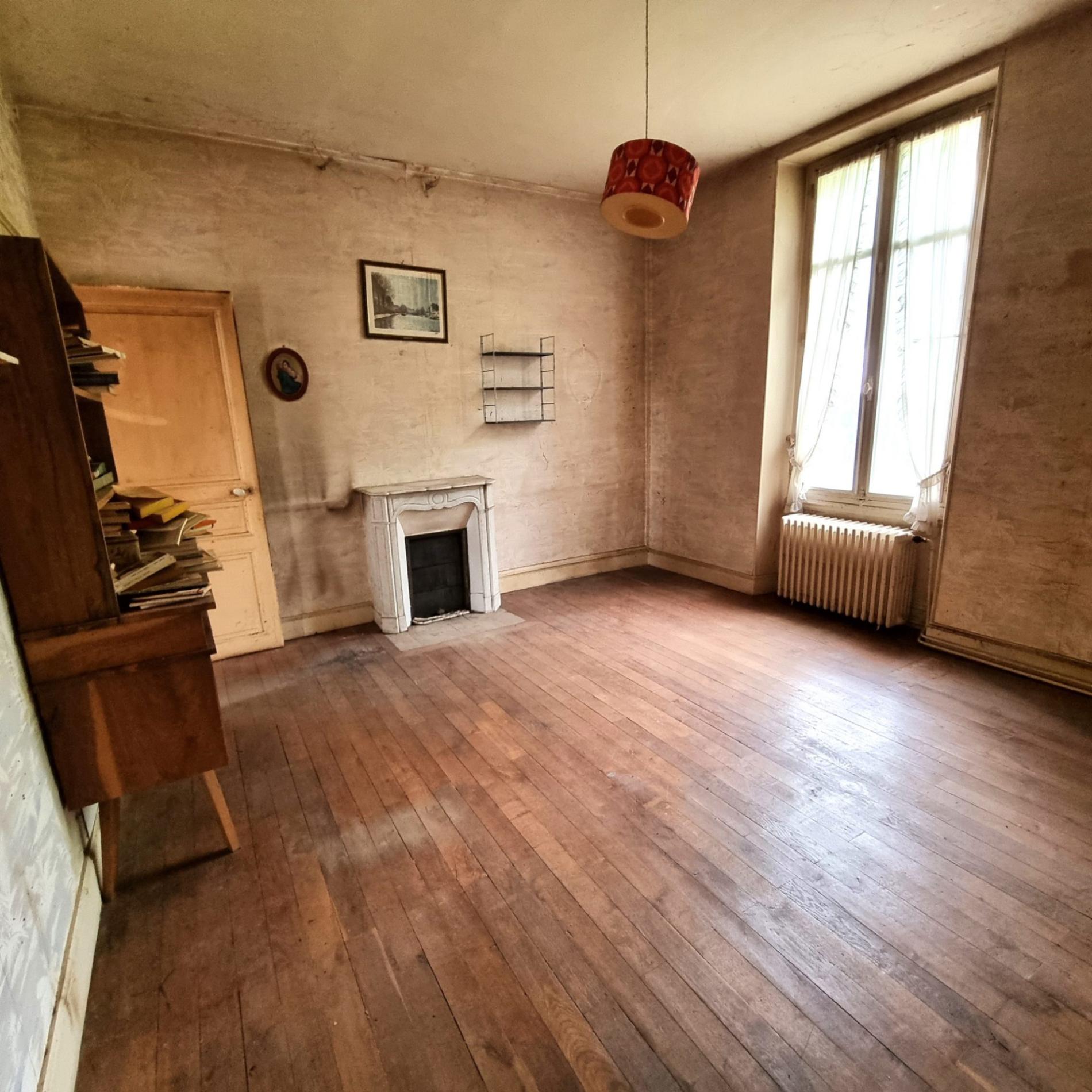 Maison de bourg à rénover !