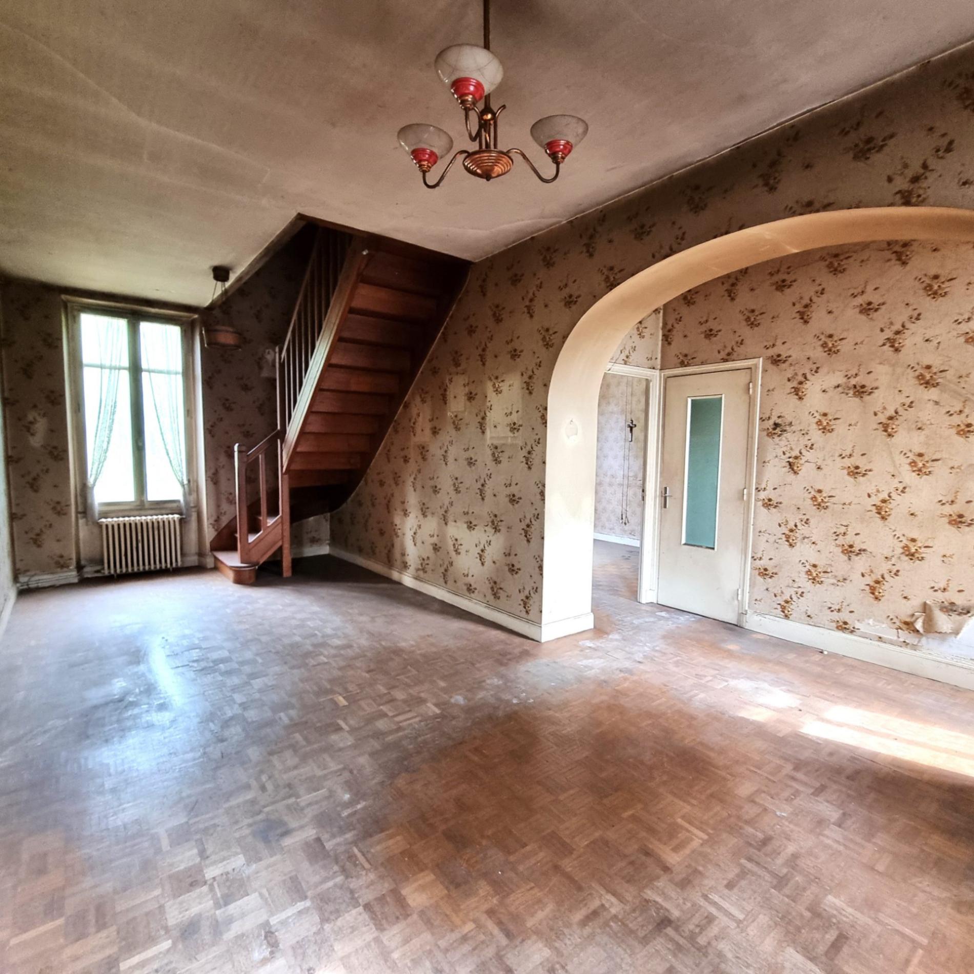 Maison de bourg à rénover !