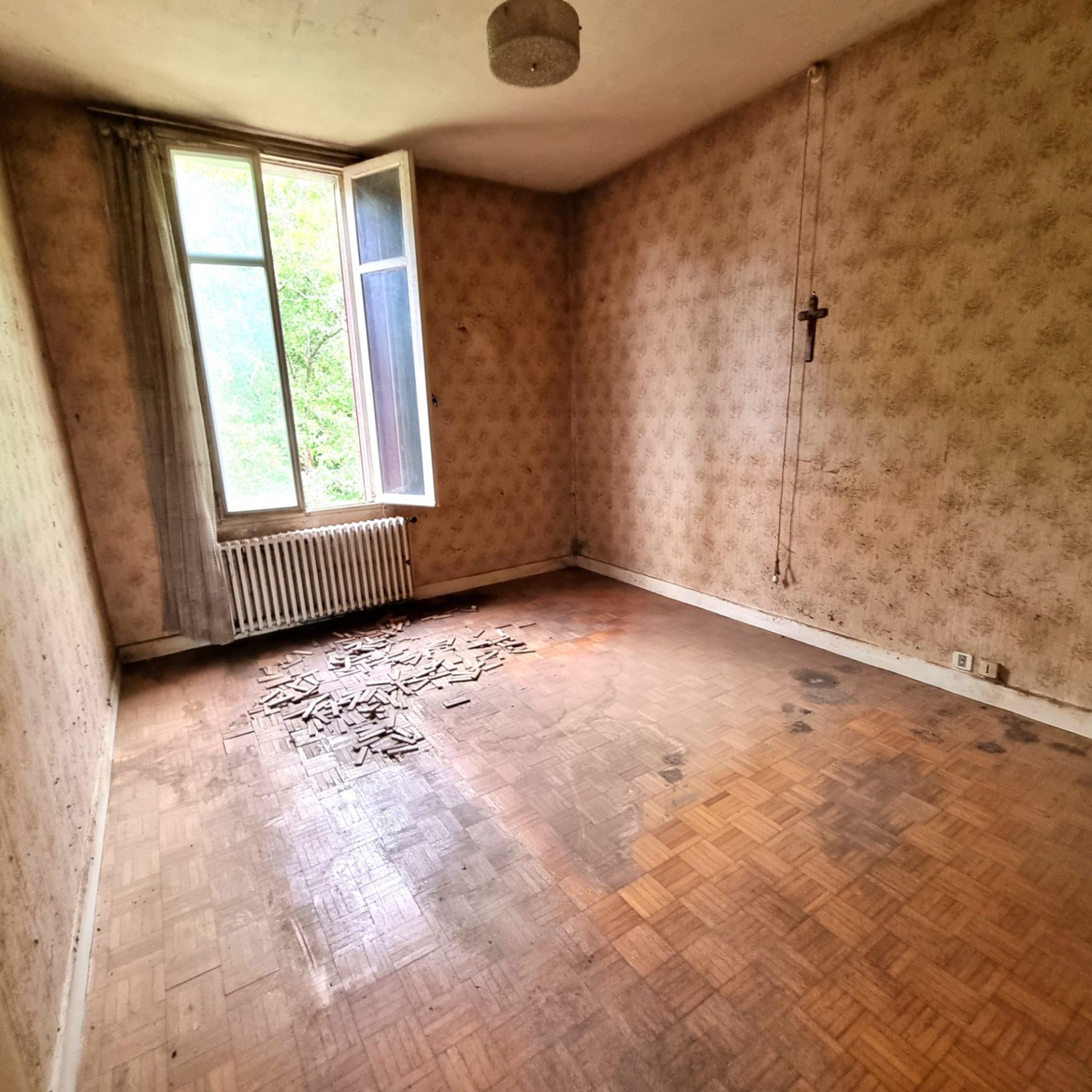Maison de bourg à rénover !