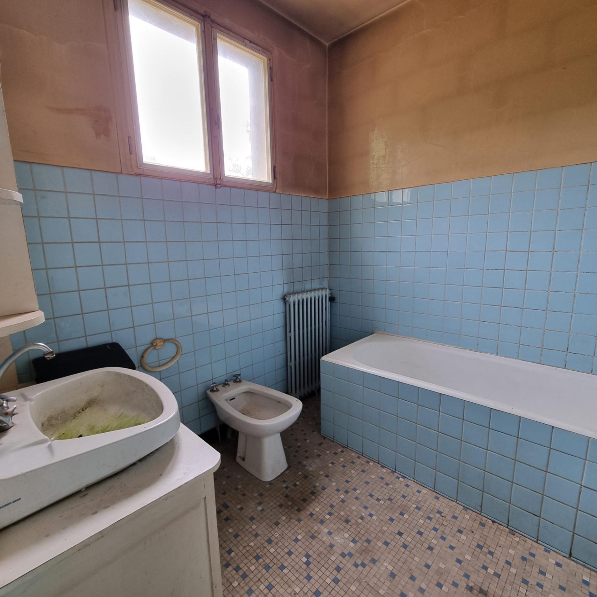 Maison de bourg à rénover !