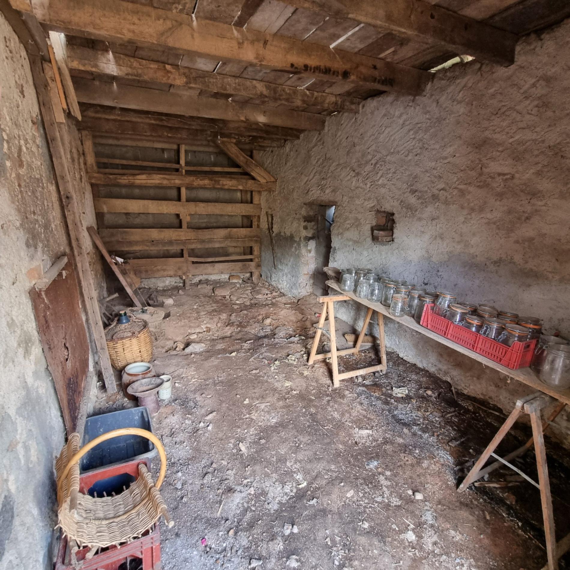 Ancien corps de ferme à rénover !