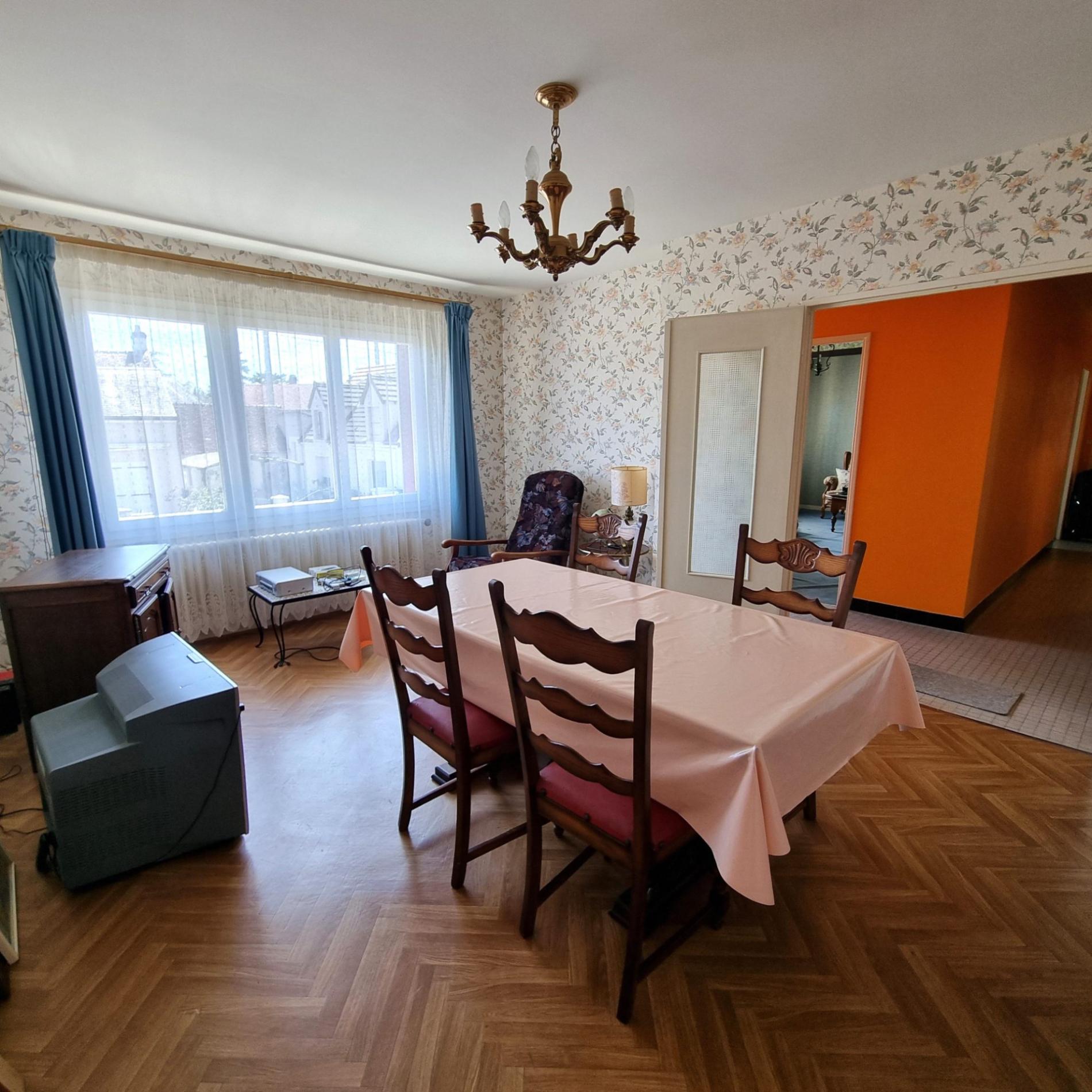 Maison de ville mitoyenne !