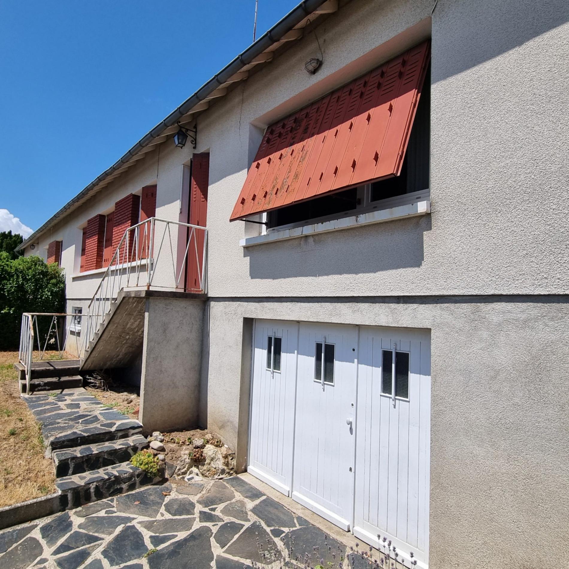 Maison de ville mitoyenne !
