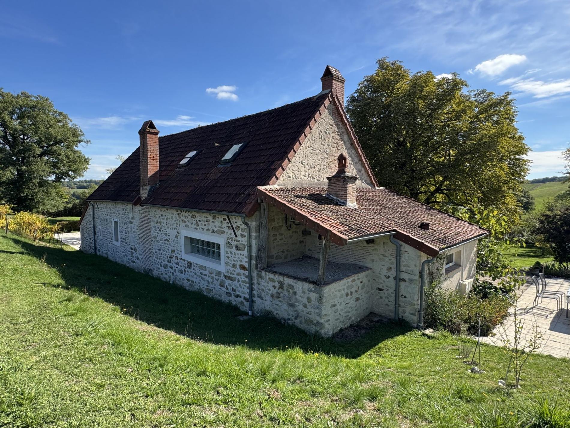 Ensemble immobilie de 2 maisons prêtes à vivre, sans voisin proche !