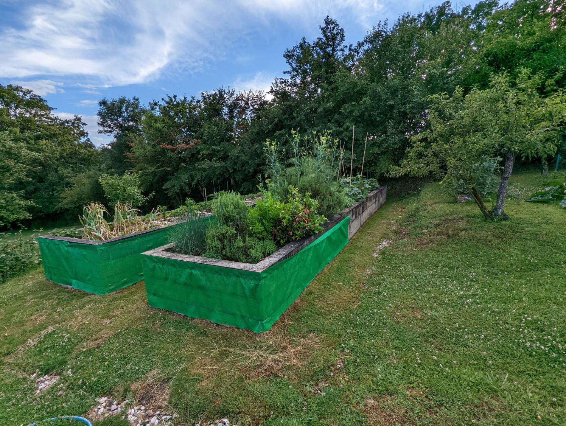 Ensemble immobilie de 2 maisons prêtes à vivre, sans voisin proche !
