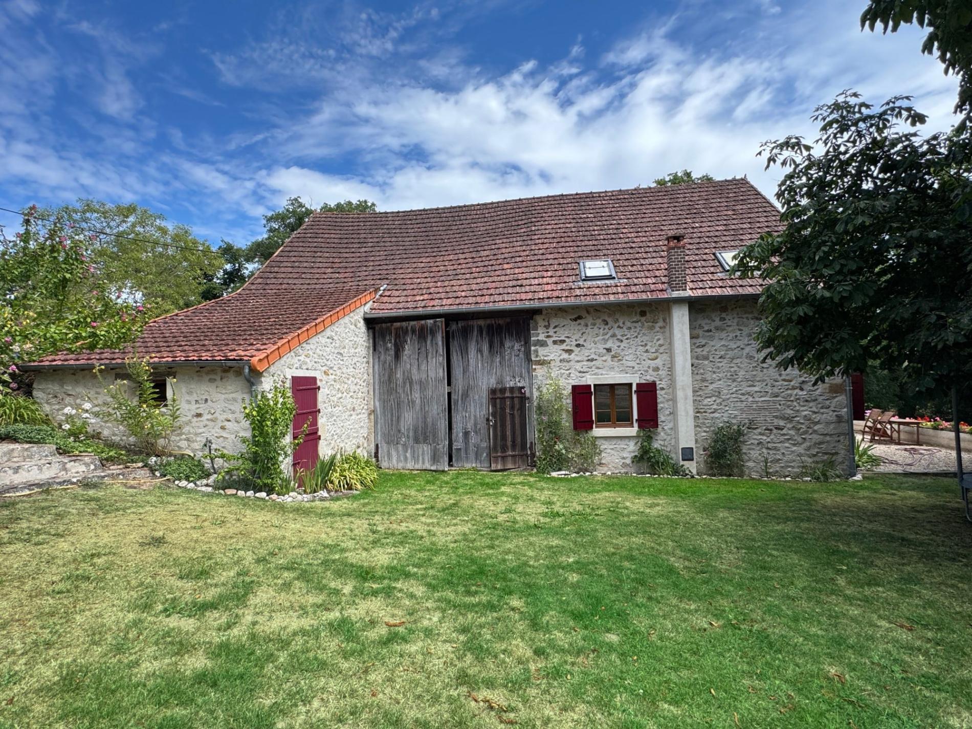 Ensemble immobilie de 2 maisons prêtes à vivre, sans voisin proche !