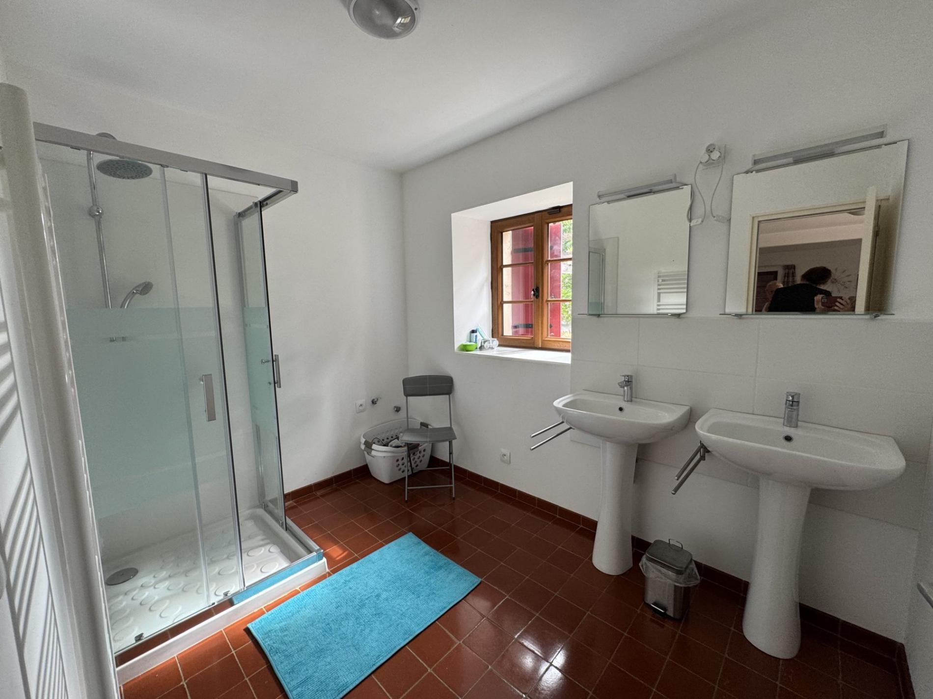 Ensemble immobilie de 2 maisons prêtes à vivre, sans voisin proche !