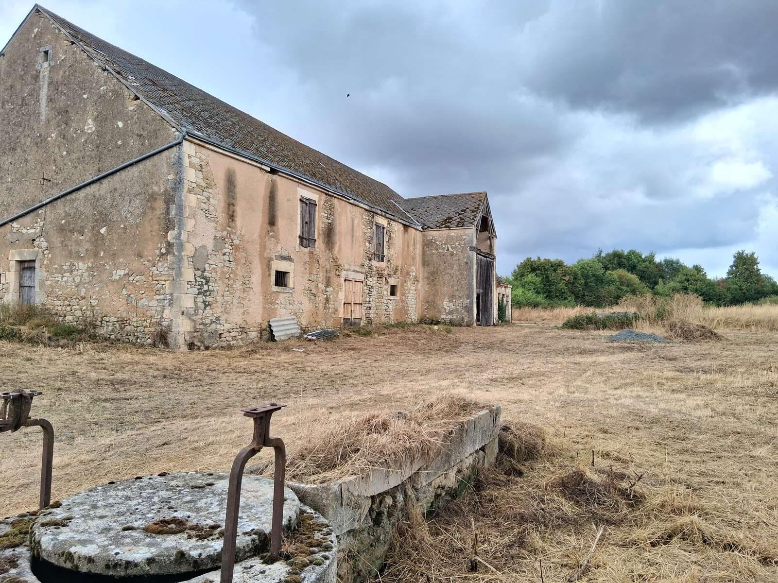 Maison de campagne avec dépendances sur 2ha !