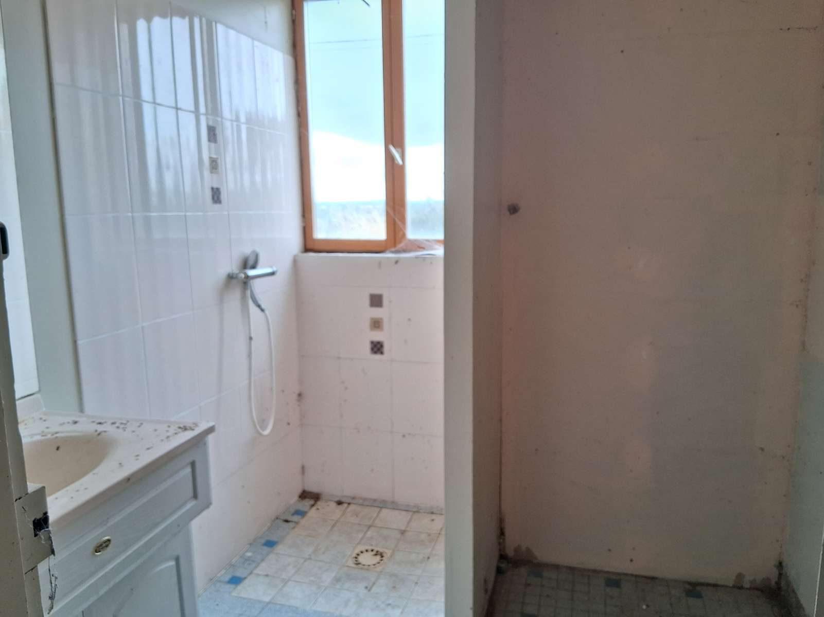 Maison de campagne avec dépendances sur 2ha !