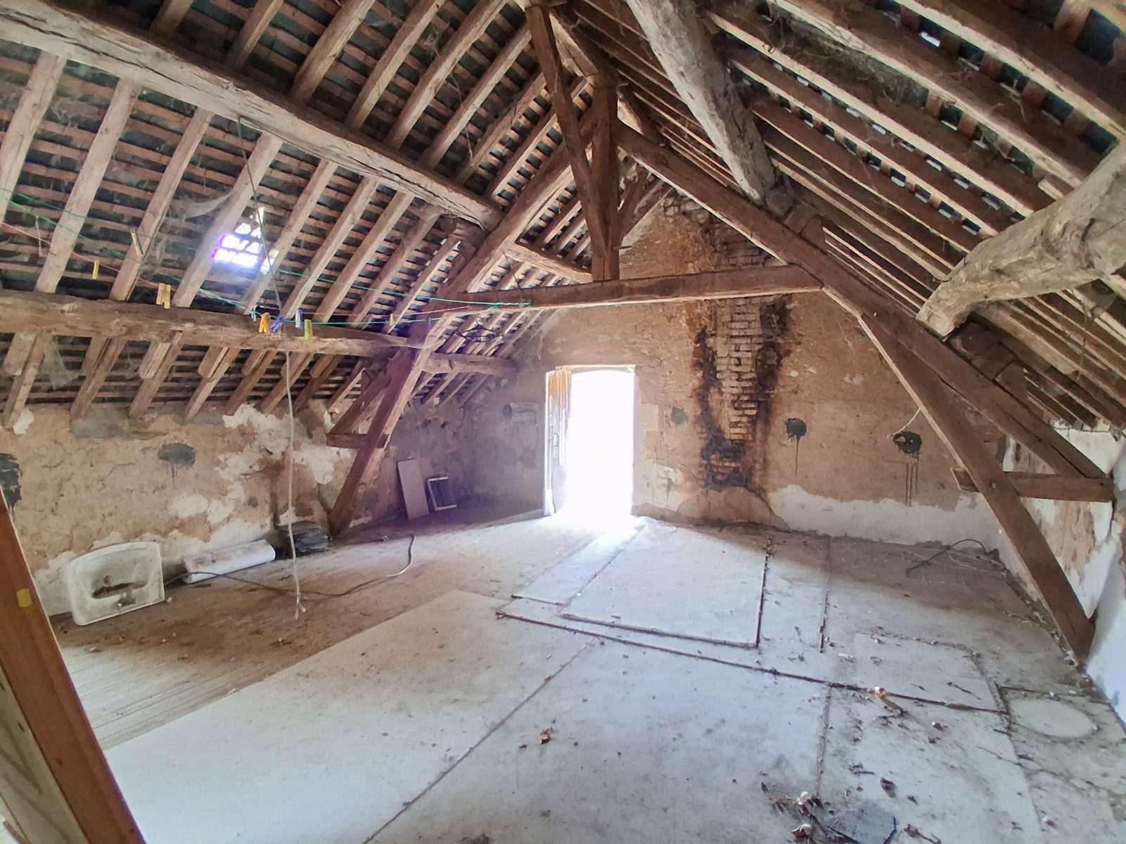 Maison de campagne avec dépendances sur 2ha !