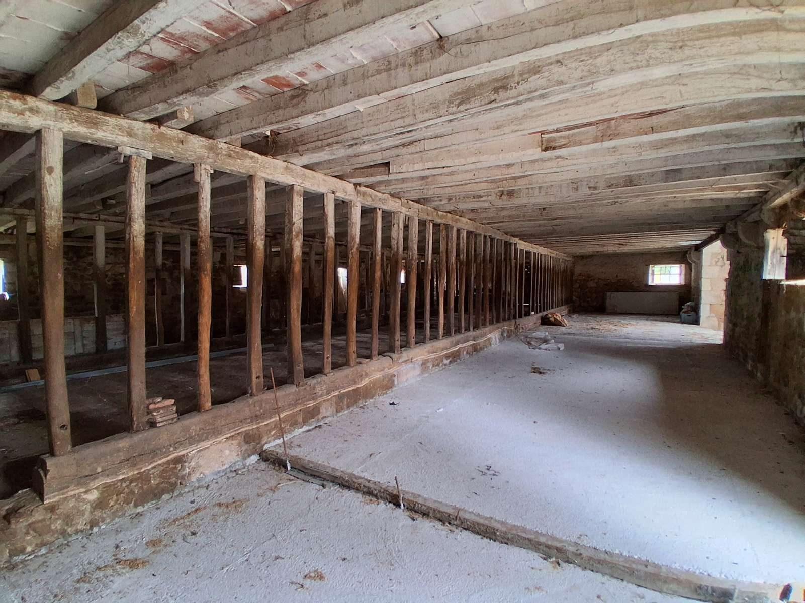 Maison de campagne avec dépendances sur 2ha !