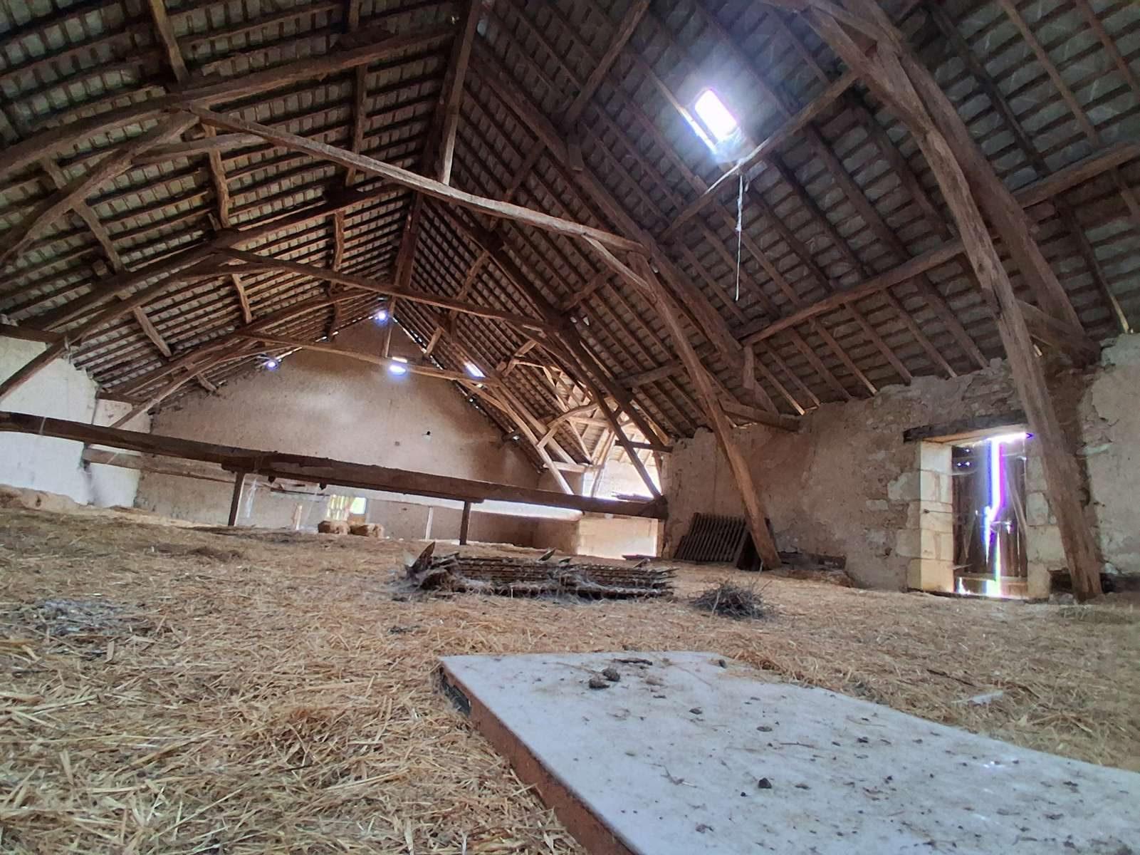 Maison de campagne avec dépendances sur 2ha !