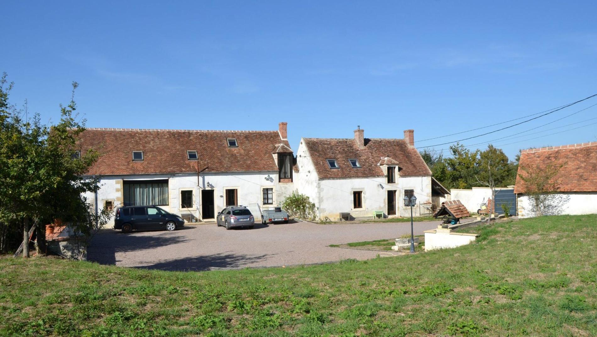 Ensemble de deux maisons isolées et restaurées !