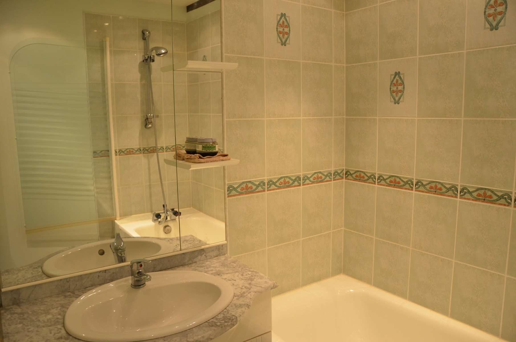 Ensemble de deux maisons isolées et restaurées !