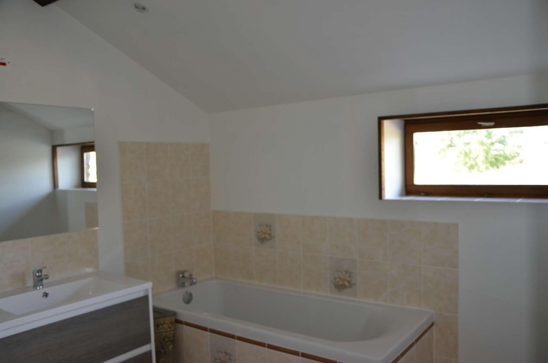 Ensemble de deux maisons isolées et restaurées !