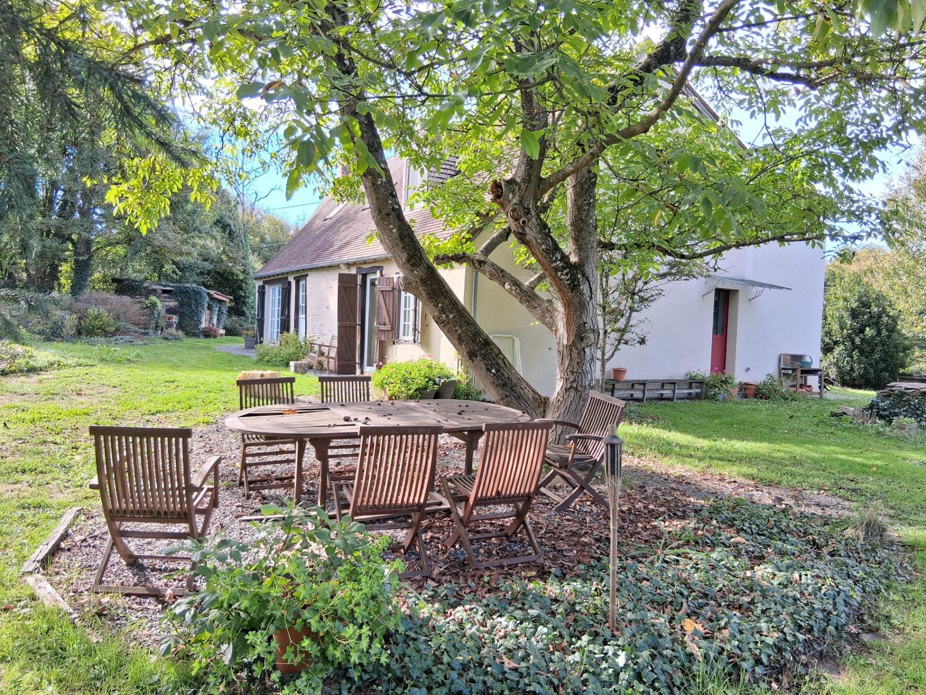 Propriété isolée au bout d'un chemin !