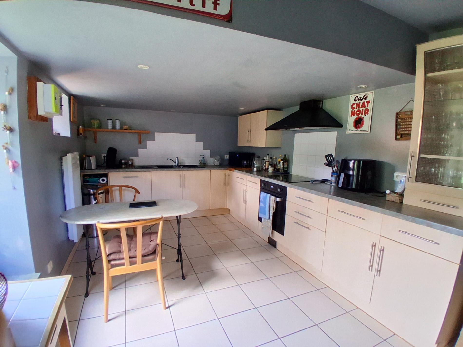 Propriété isolée au bout d'un chemin !