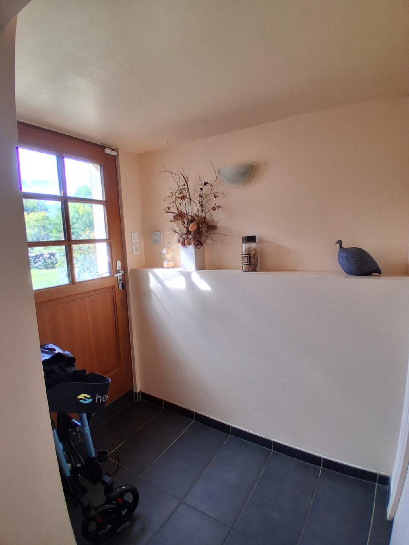 Propriété isolée au bout d'un chemin !