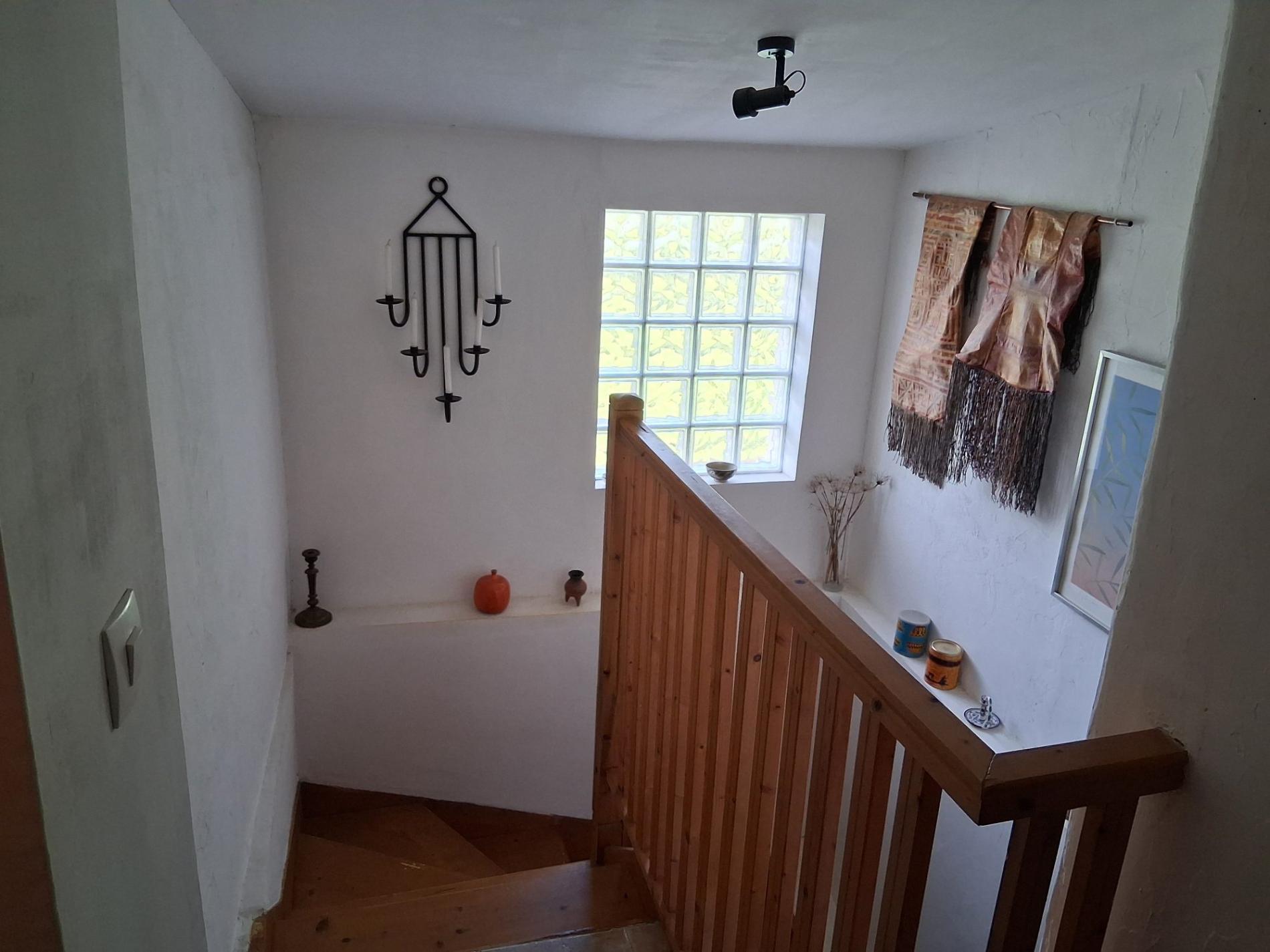 Propriété isolée au bout d'un chemin !